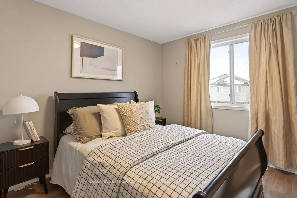 Photo 31 of 9 Gosling Gardens, Guelph, Clairfields/Hanlon Business Park — HOMEH