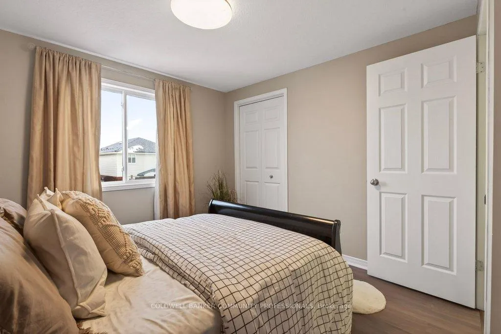 Photo 33 of 9 Gosling Gardens, Guelph, Clairfields/Hanlon Business Park — HOMEH