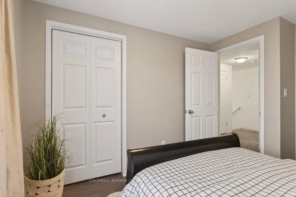 Photo 34 of 9 Gosling Gardens, Guelph, Clairfields/Hanlon Business Park — HOMEH