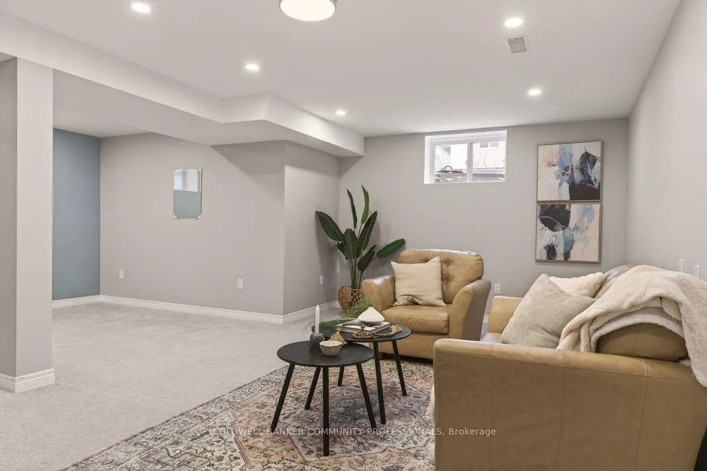 Photo 39 of 9 Gosling Gardens, Guelph, Clairfields/Hanlon Business Park — HOMEH