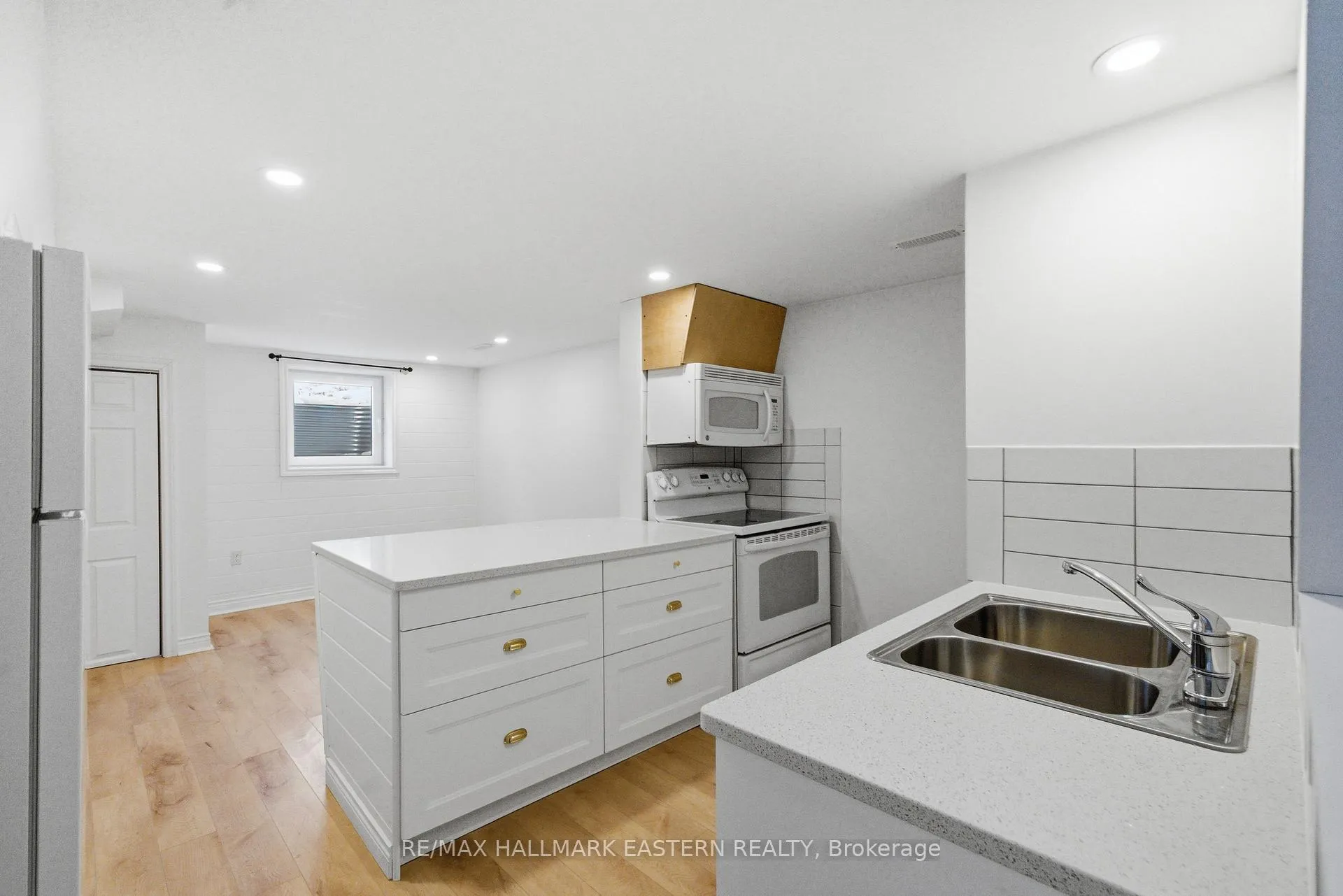 Photo 18 of 781 Snelgrove Road, Peterborough, Ashburnham Ward 4 — HOMEH