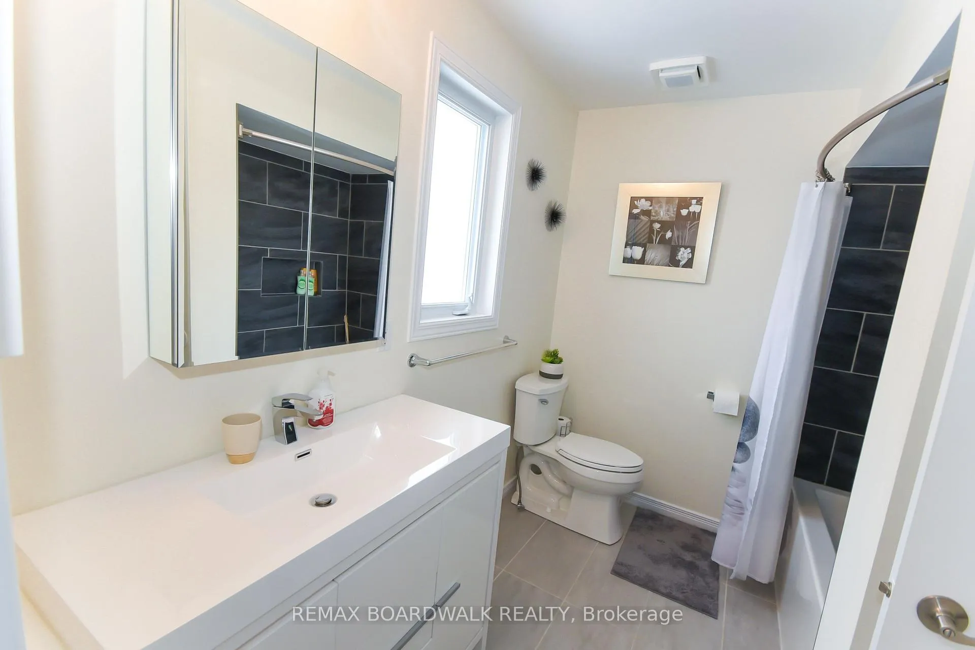 Photo 22 of Unit 67, 406 Valade Crescent, Ottawa, Fallingbrook/Pineridge — HOMEH