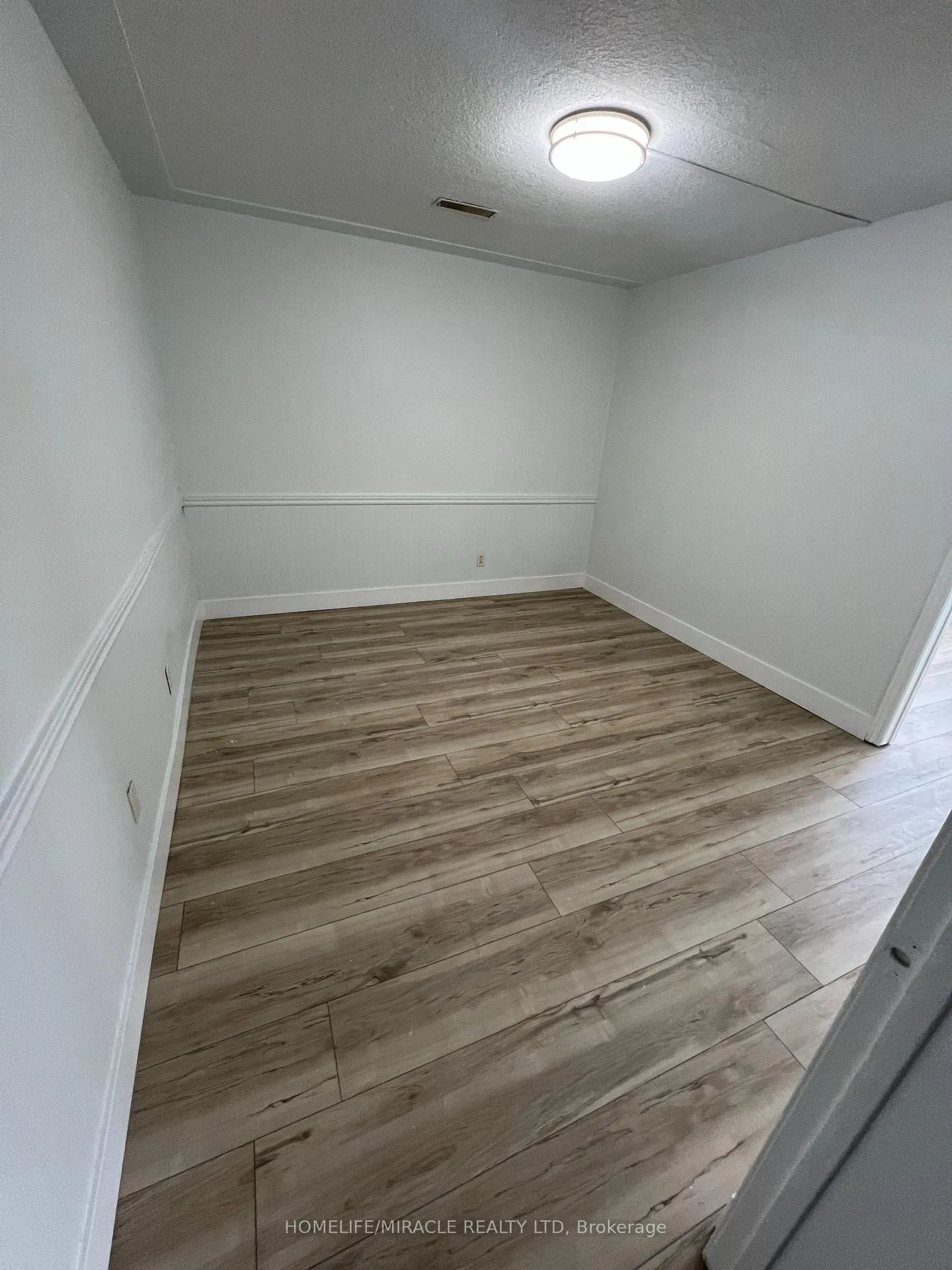 Front of Unit 1, 270 Clifton Road