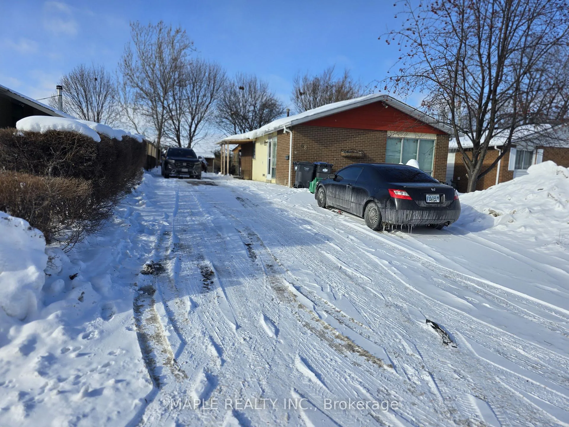 Photo 2 of 68 Epsom Downs Drive, Brampton, Southgate — HOMEH