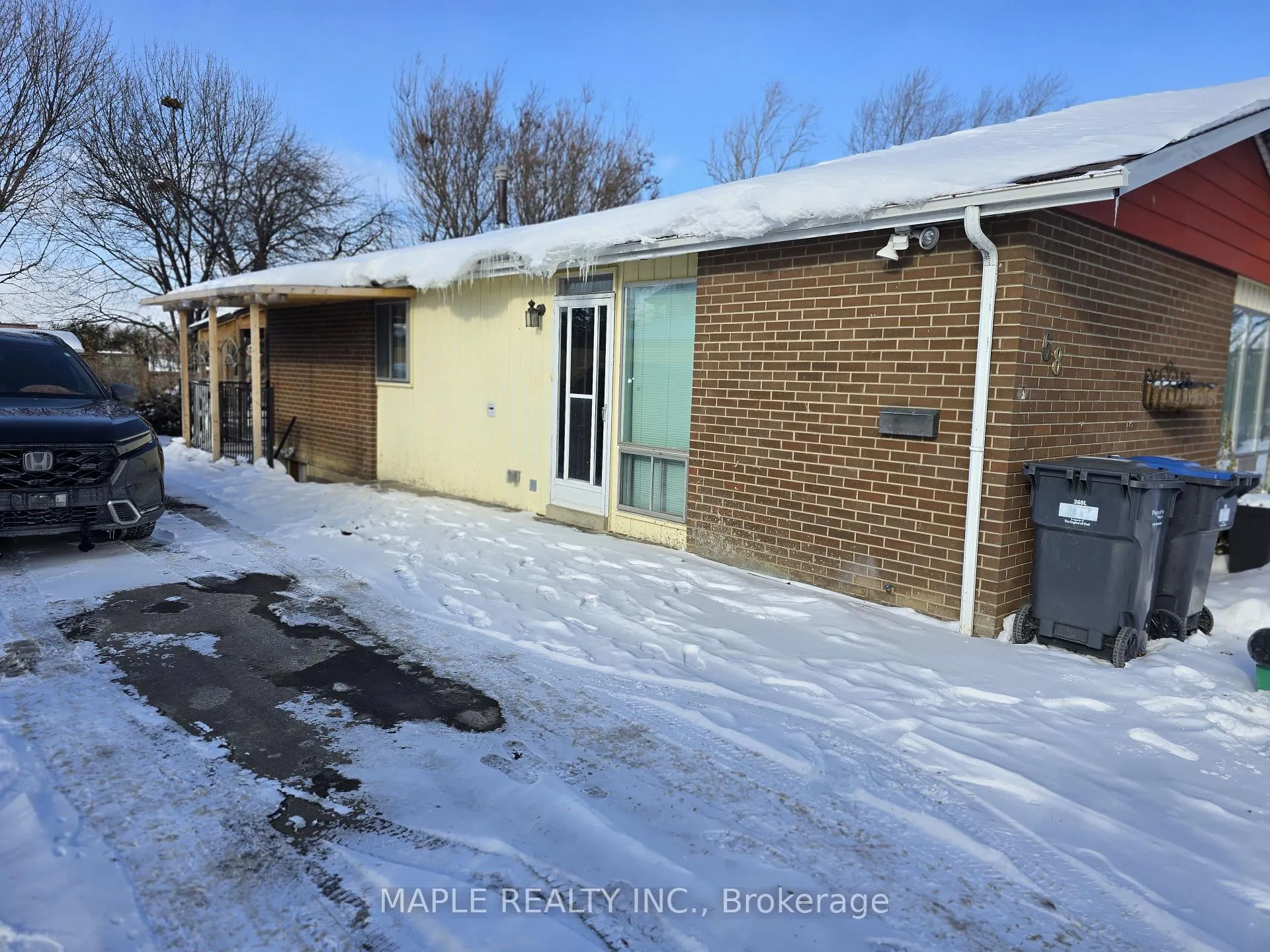 Photo 3 of 68 Epsom Downs Drive, Brampton, Southgate — HOMEH