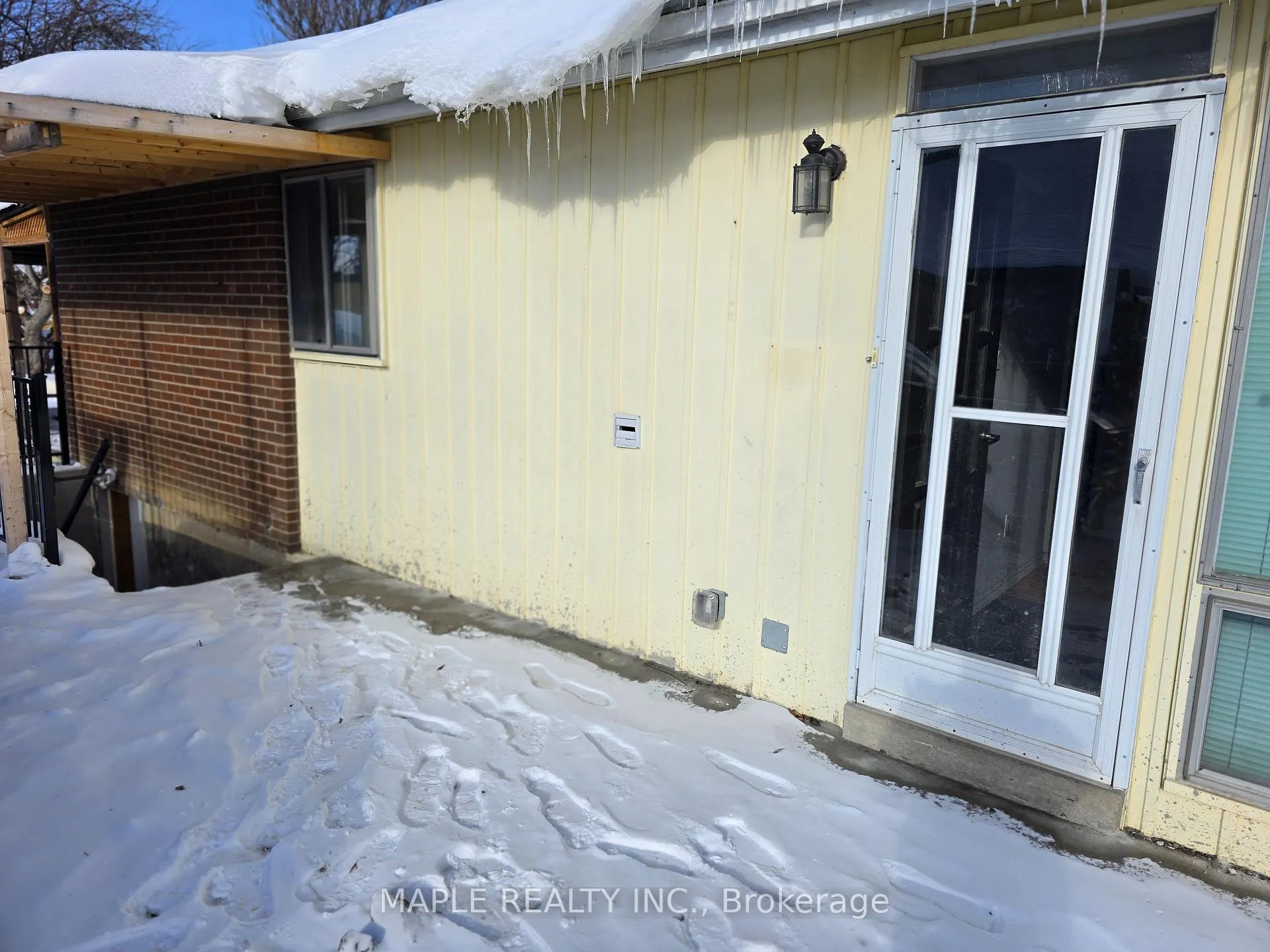 Photo 4 of 68 Epsom Downs Drive, Brampton, Southgate — HOMEH
