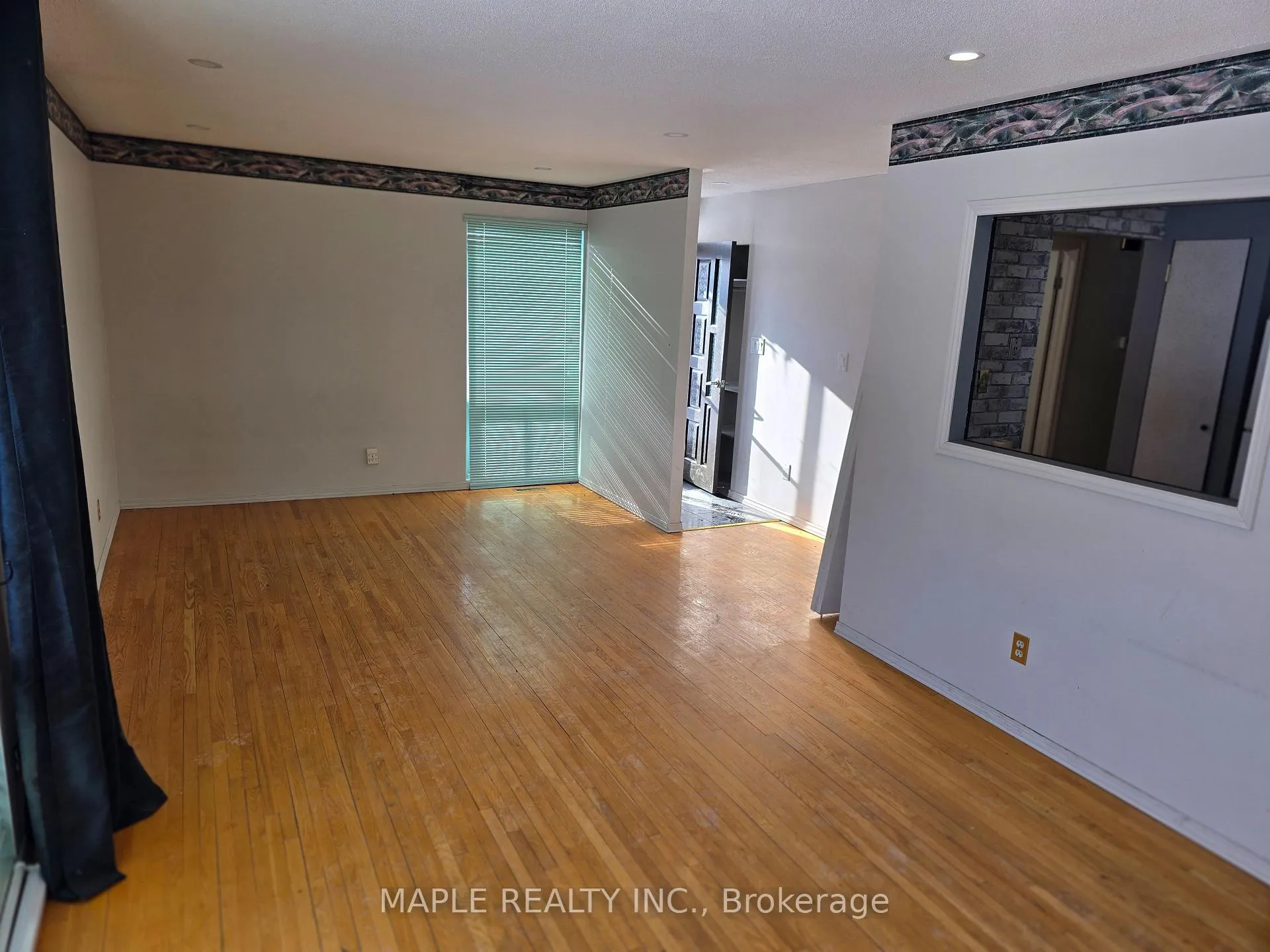 Photo 6 of 68 Epsom Downs Drive, Brampton, Southgate — HOMEH
