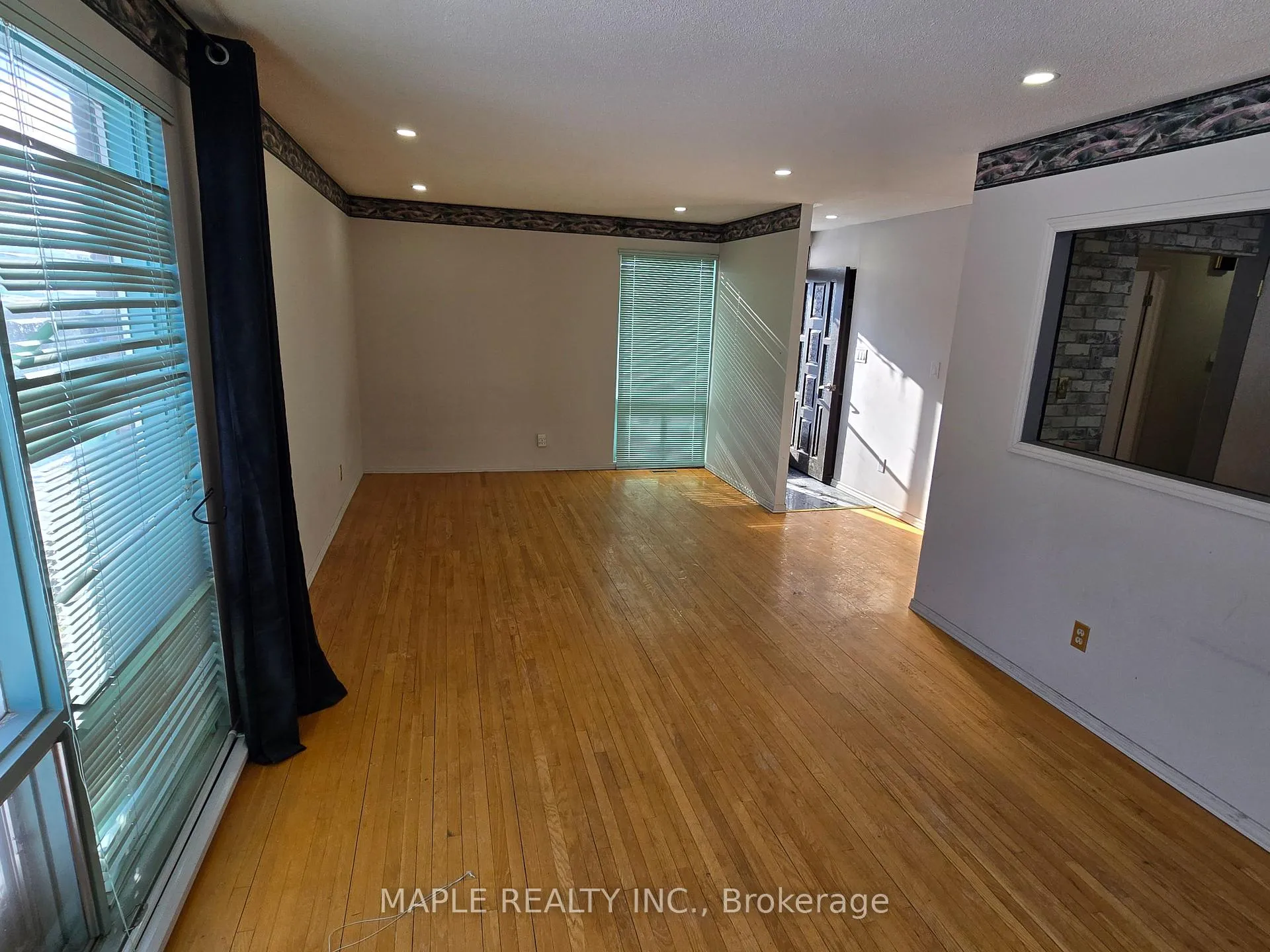 Photo 9 of 68 Epsom Downs Drive, Brampton, Southgate — HOMEH