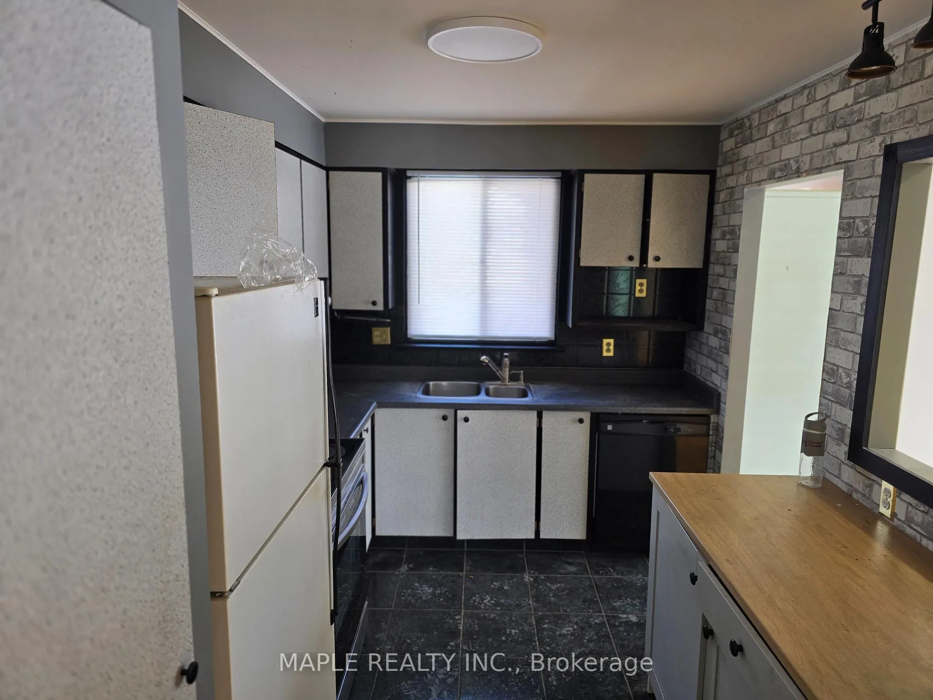 Photo 11 of 68 Epsom Downs Drive, Brampton, Southgate — HOMEH
