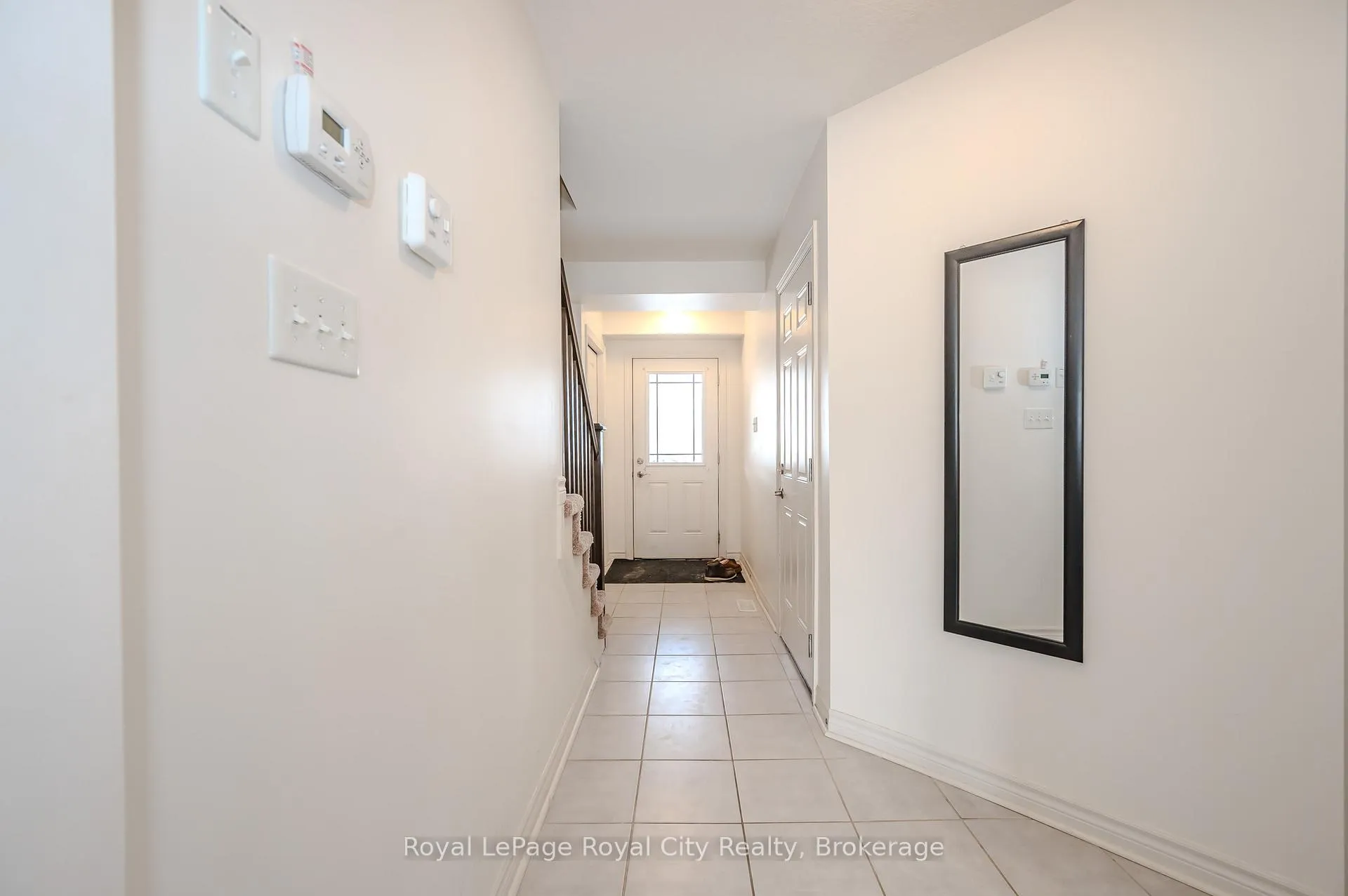 Photo 5 of Unit 23, 23 Kingsbury Square, Guelph, Pineridge/Westminster Woods — HOMEH