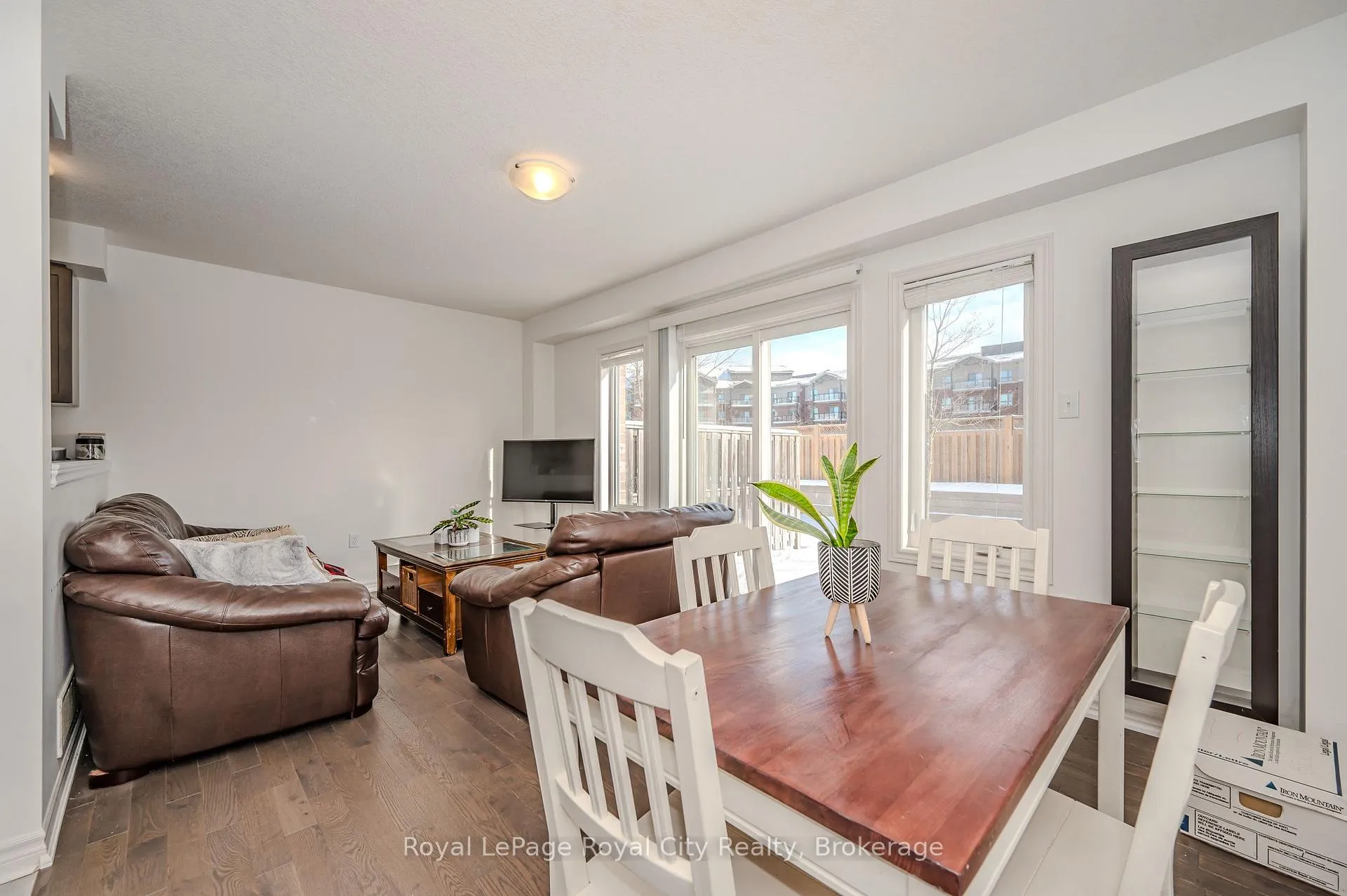 Photo 7 of Unit 23, 23 Kingsbury Square, Guelph, Pineridge/Westminster Woods — HOMEH