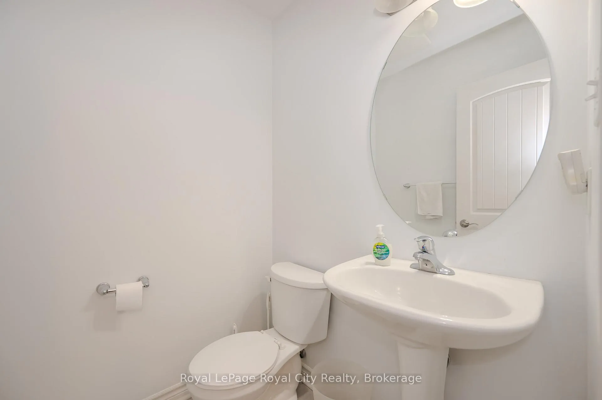 Photo 14 of Unit 23, 23 Kingsbury Square, Guelph, Pineridge/Westminster Woods — HOMEH