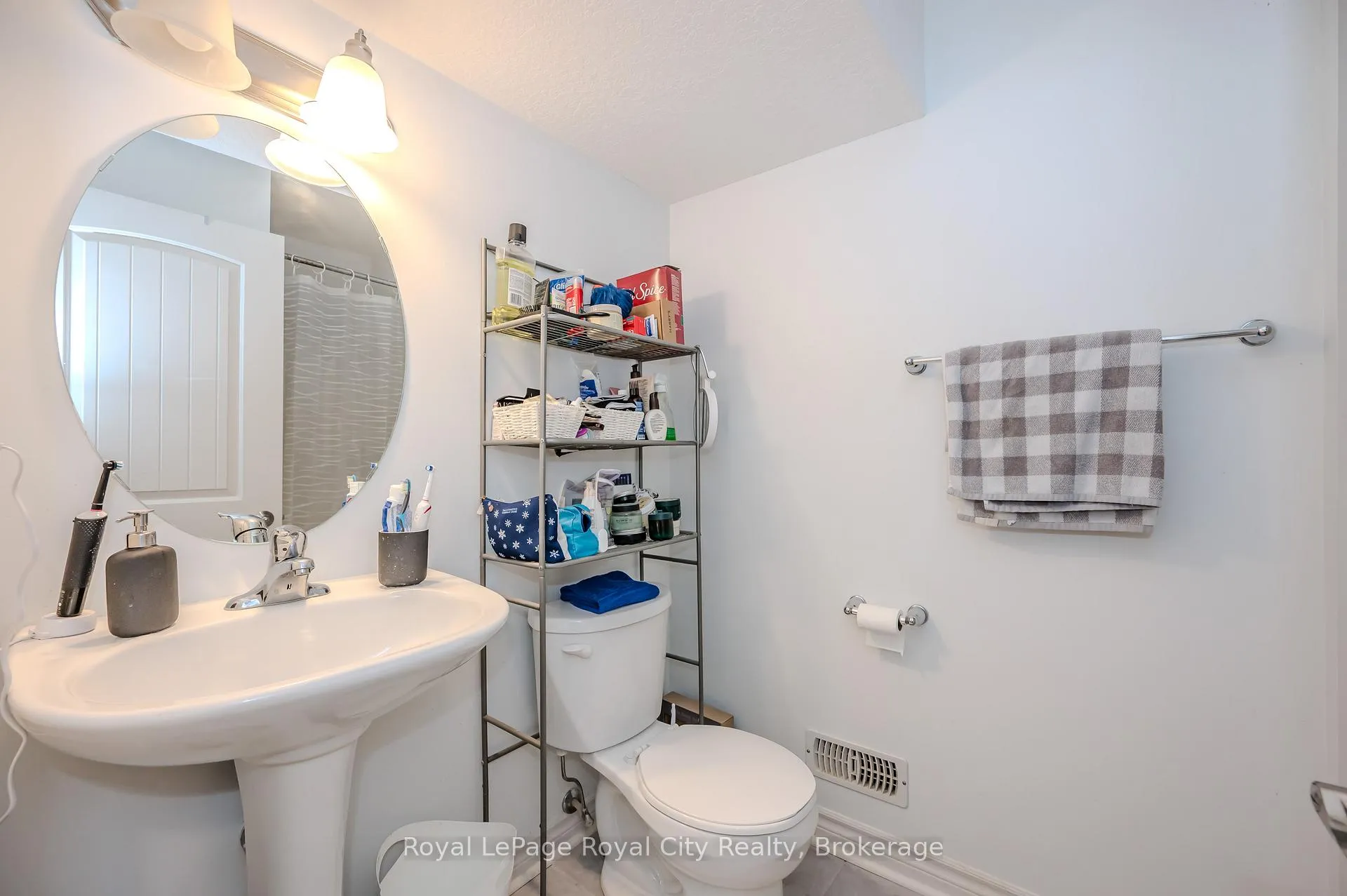 Photo 28 of Unit 23, 23 Kingsbury Square, Guelph, Pineridge/Westminster Woods — HOMEH