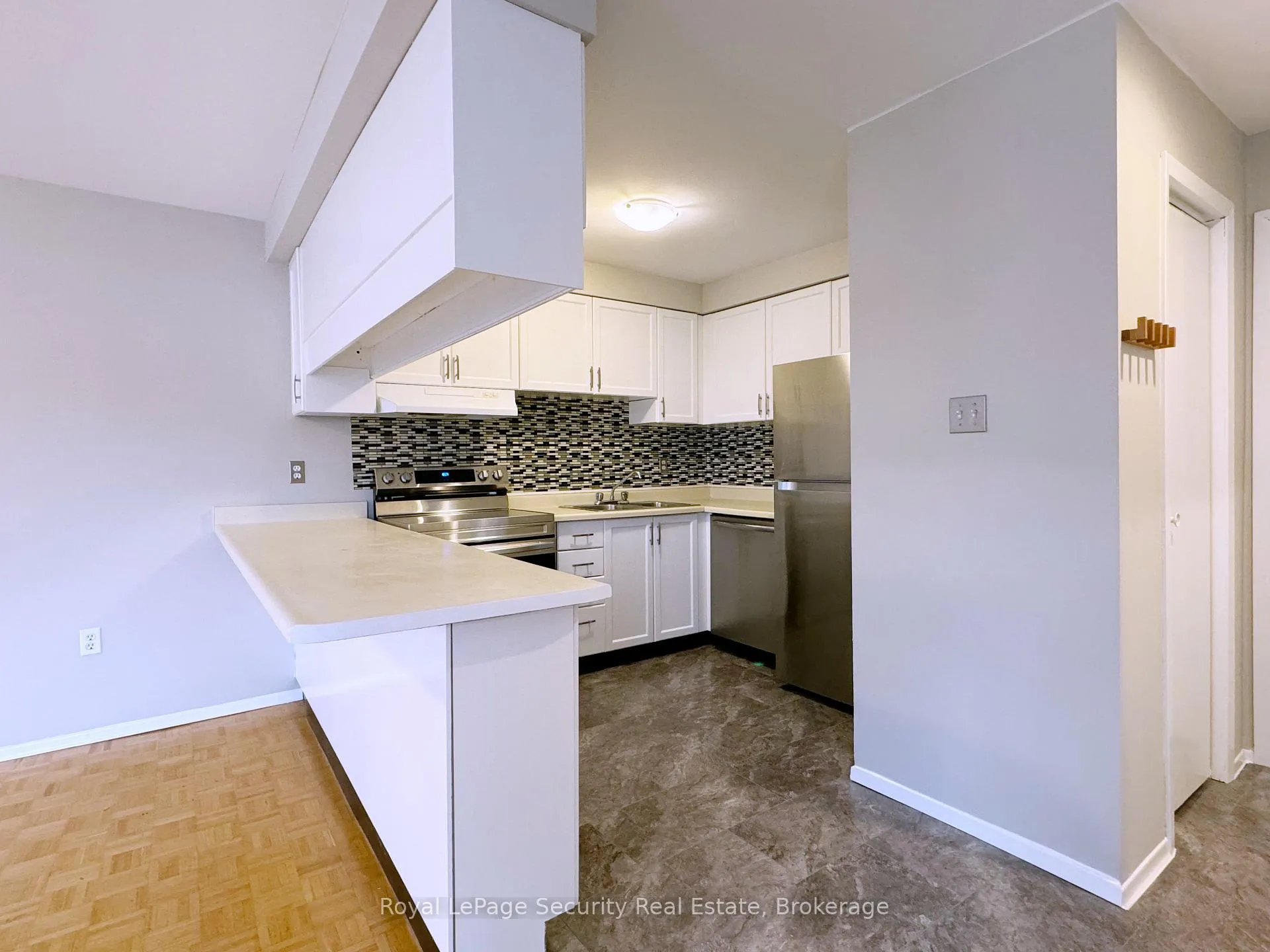 Photo 3 of Unit 304, 696 St Clair Avenue W, Toronto, Humewood-Cedarvale — HOMEH