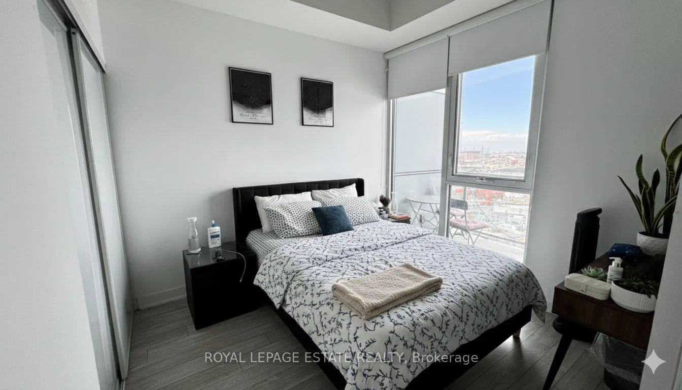 Photo 6 of Unit 1905, 15 Baseball Place, Toronto, South Riverdale — HOMEH
