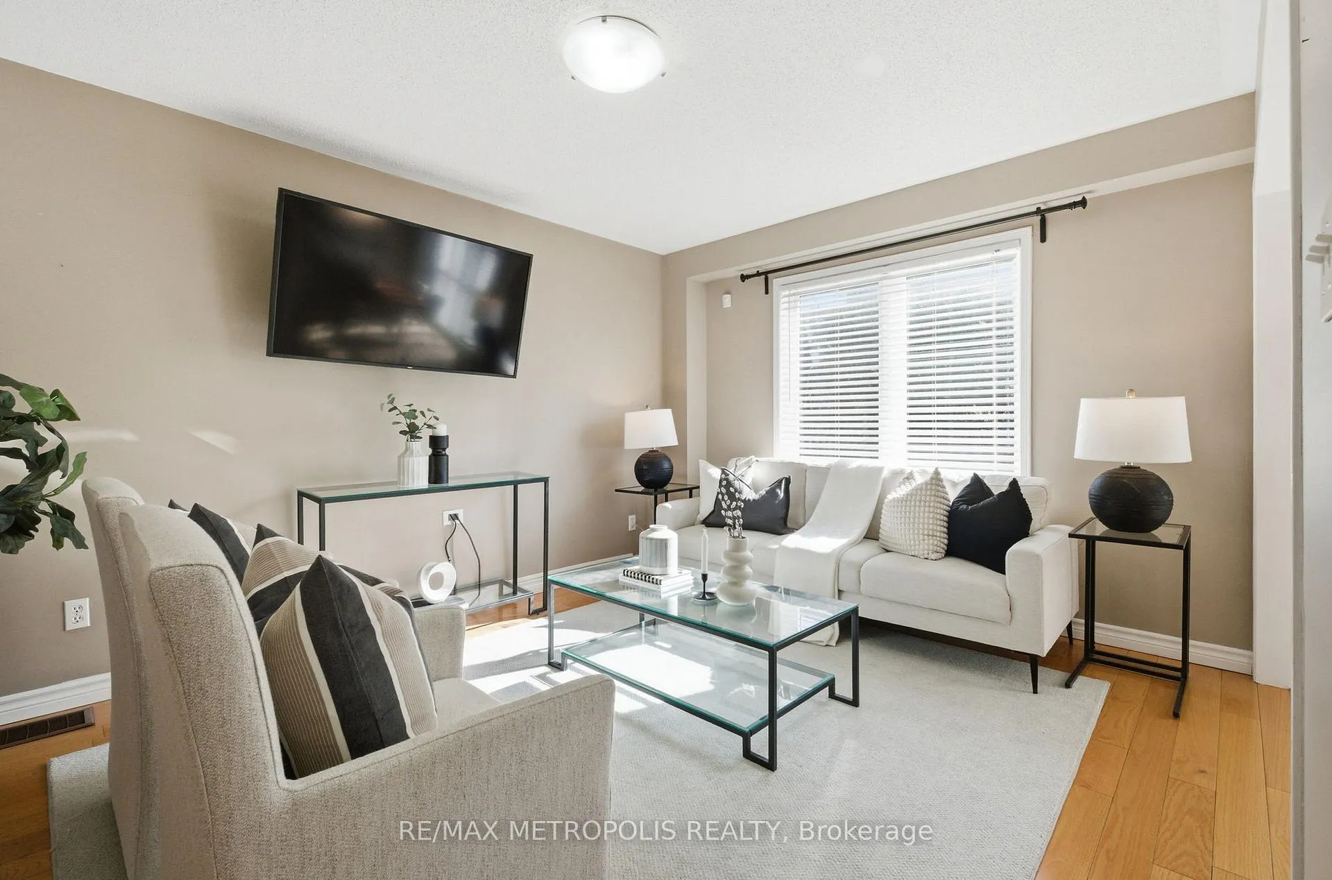 Photo 7 of 15 Boyd Crescent, Ajax, Northeast Ajax — HOMEH