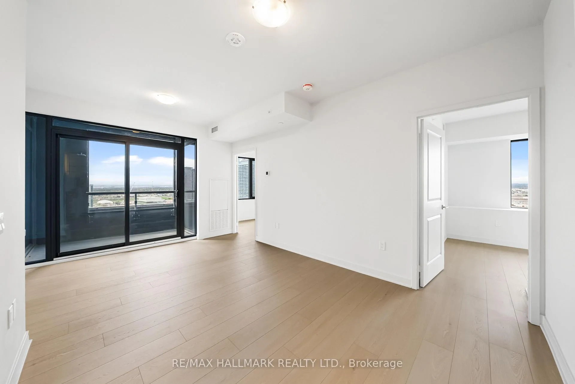 Photo 6 of Unit 2302, 2920 Highway 7, Vaughan, Concord — HOMEH