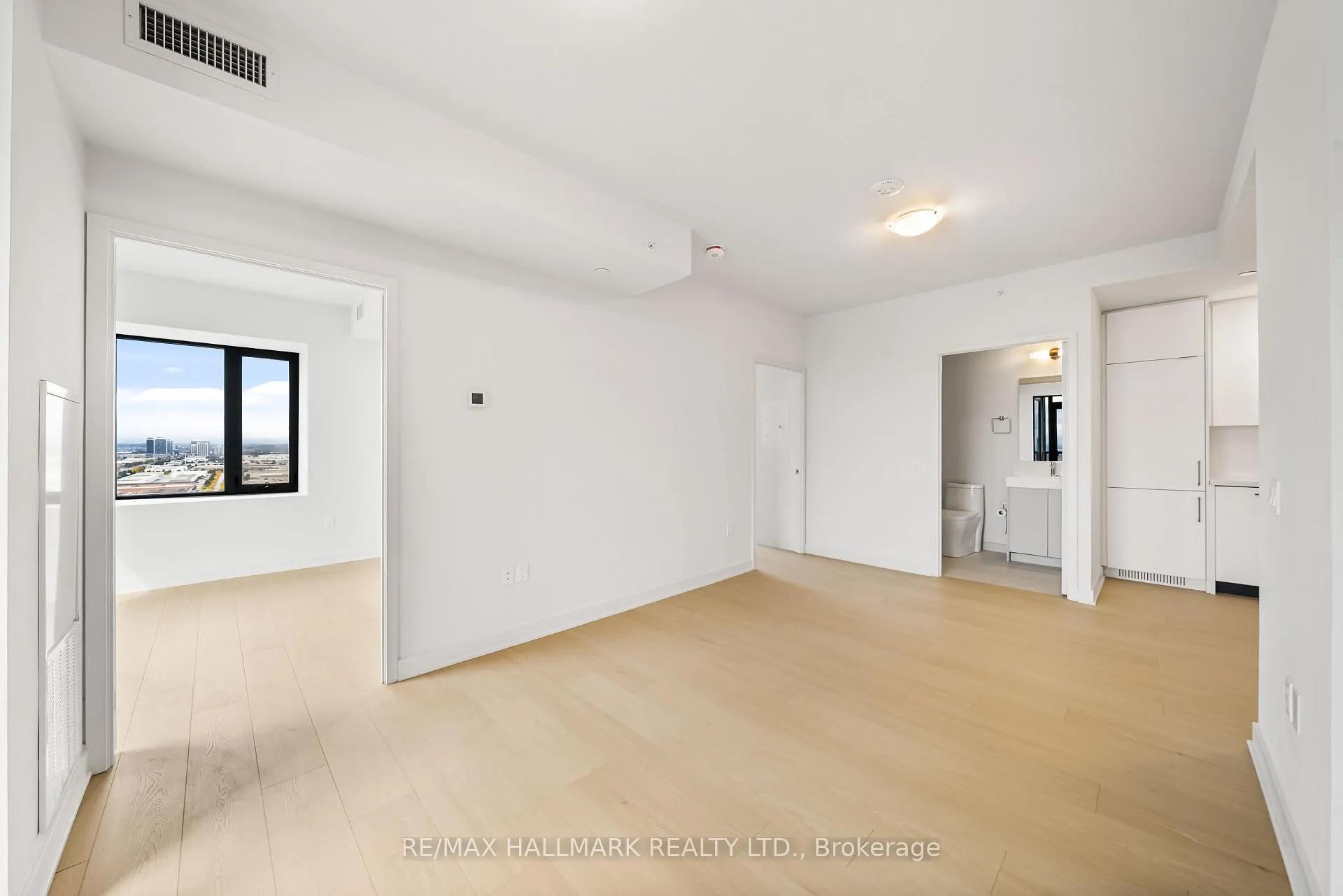 Photo 11 of Unit 2302, 2920 Highway 7, Vaughan, Concord — HOMEH