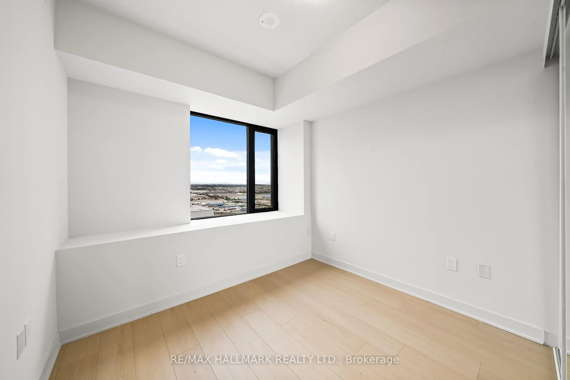 Photo 16 of Unit 2302, 2920 Highway 7, Vaughan, Concord — HOMEH