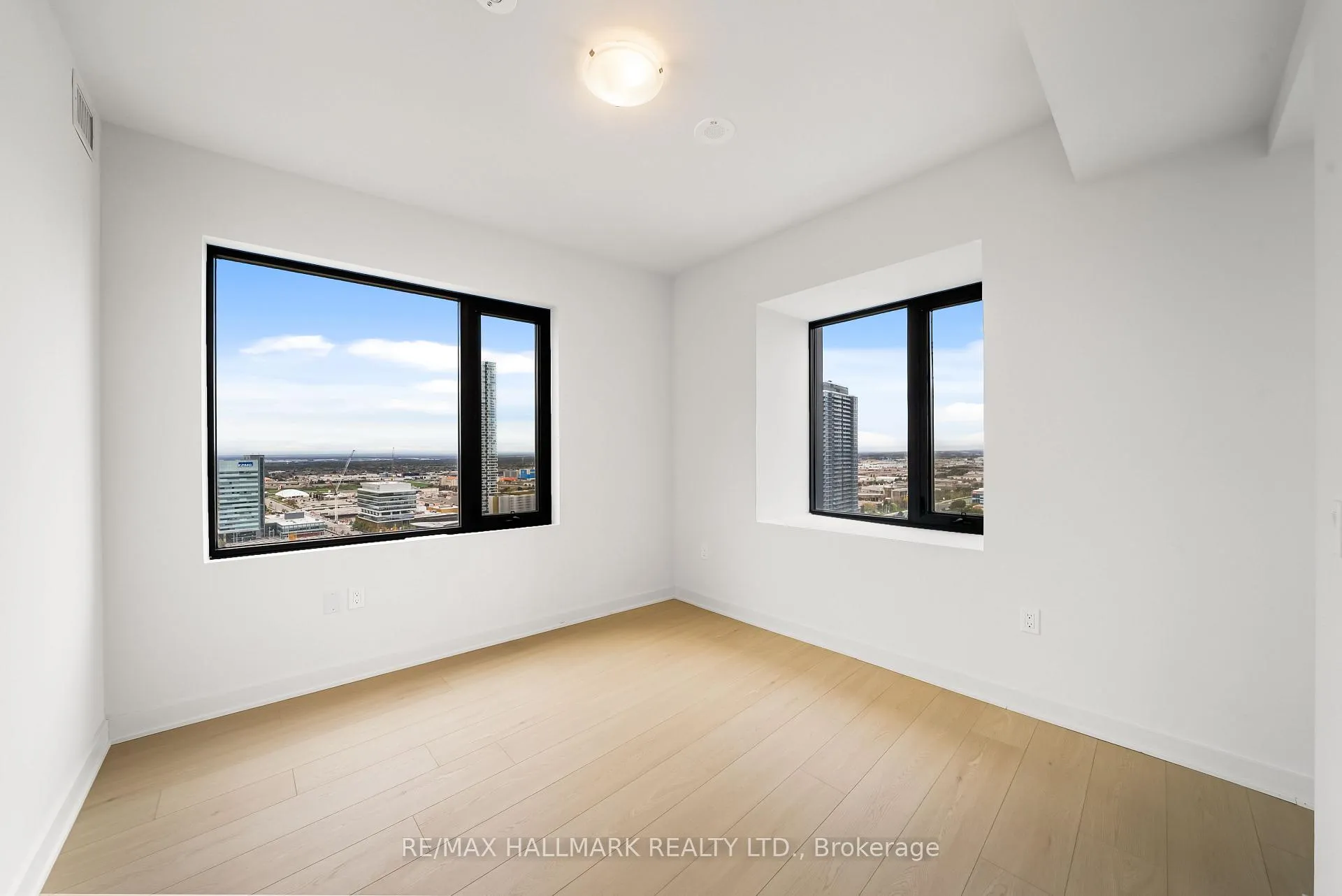 Photo 22 of Unit 2302, 2920 Highway 7, Vaughan, Concord — HOMEH