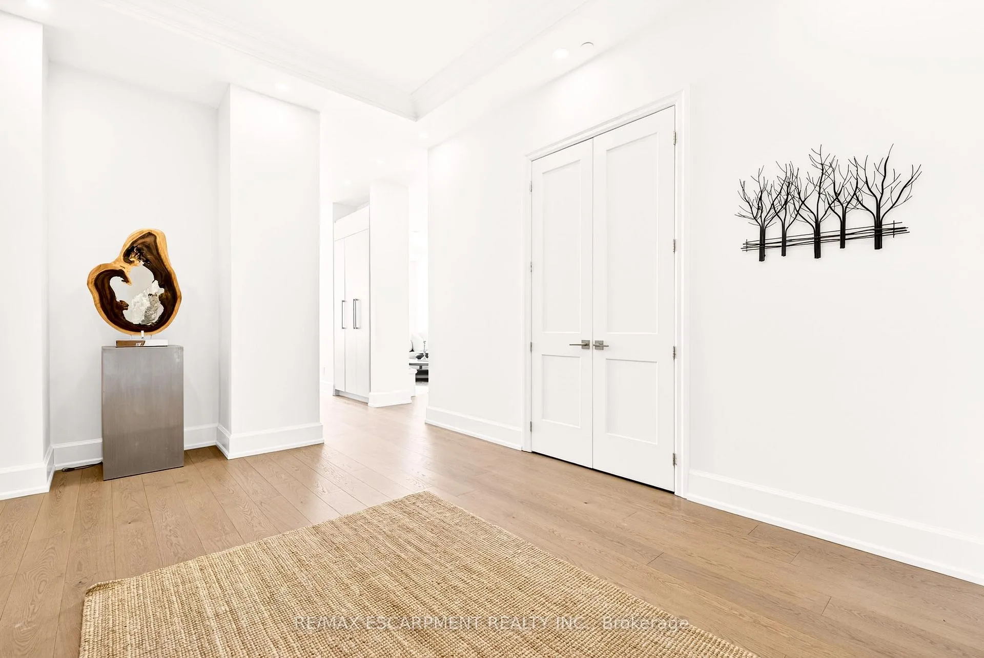 Photo 4 of Unit 602, 1441 Elgin Street, Burlington, Brant — HOMEH