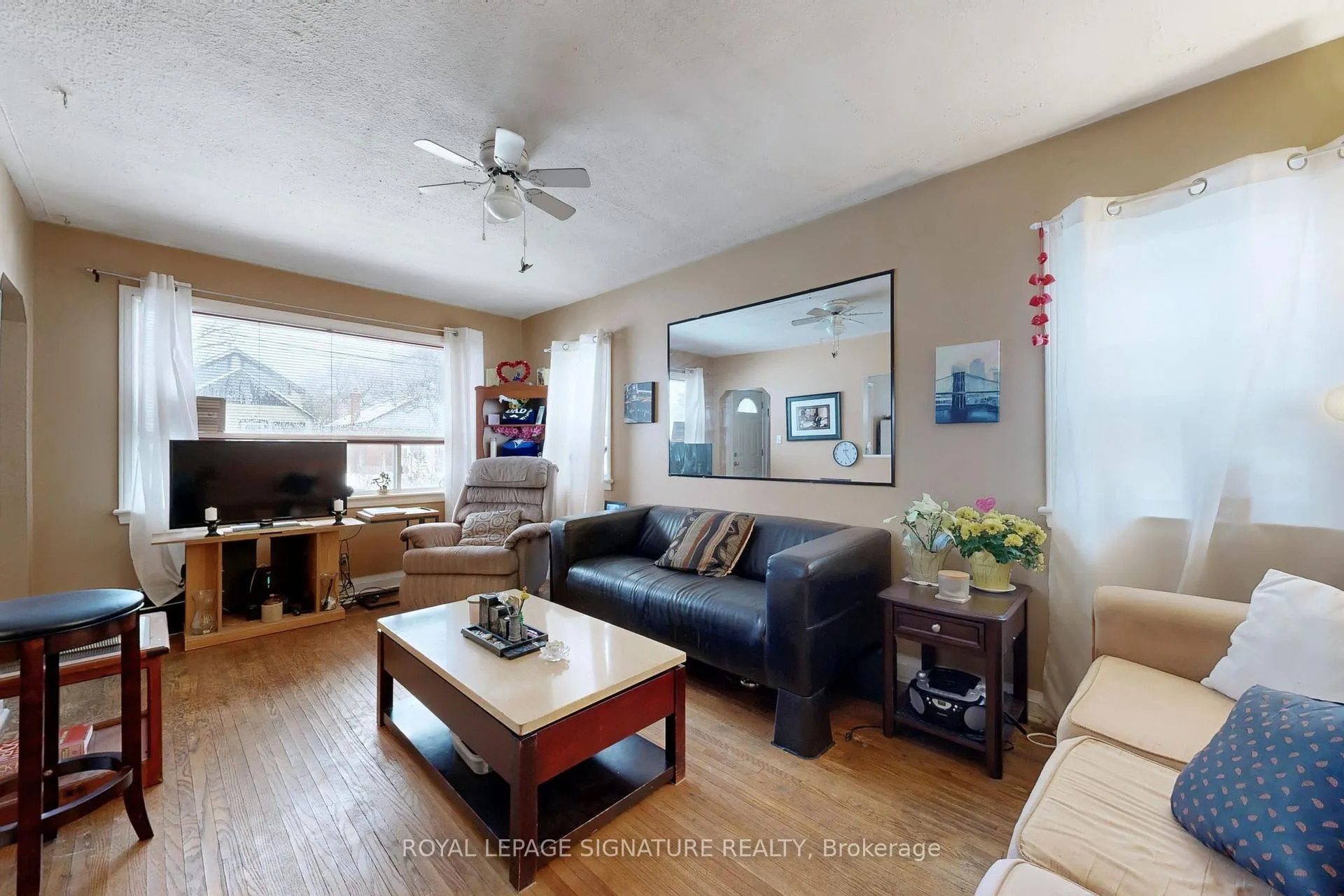 Photo 9 of 132 Phillip Avenue, Scarborough, Birchcliffe-Cliffside — HOMEH