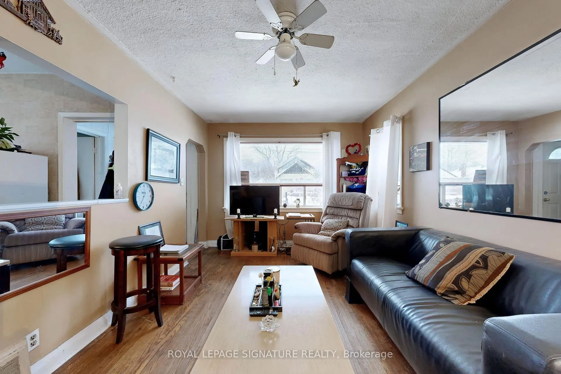 Photo 10 of 132 Phillip Avenue, Scarborough, Birchcliffe-Cliffside — HOMEH