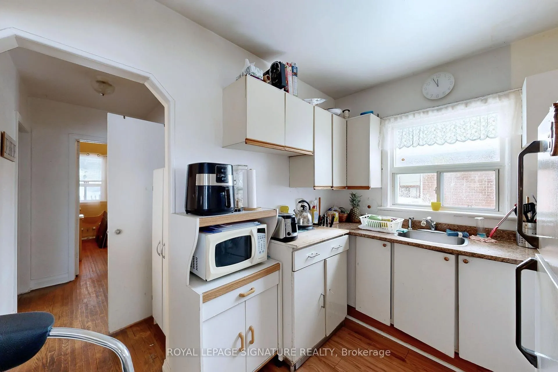 Photo 13 of 132 Phillip Avenue, Scarborough, Birchcliffe-Cliffside — HOMEH