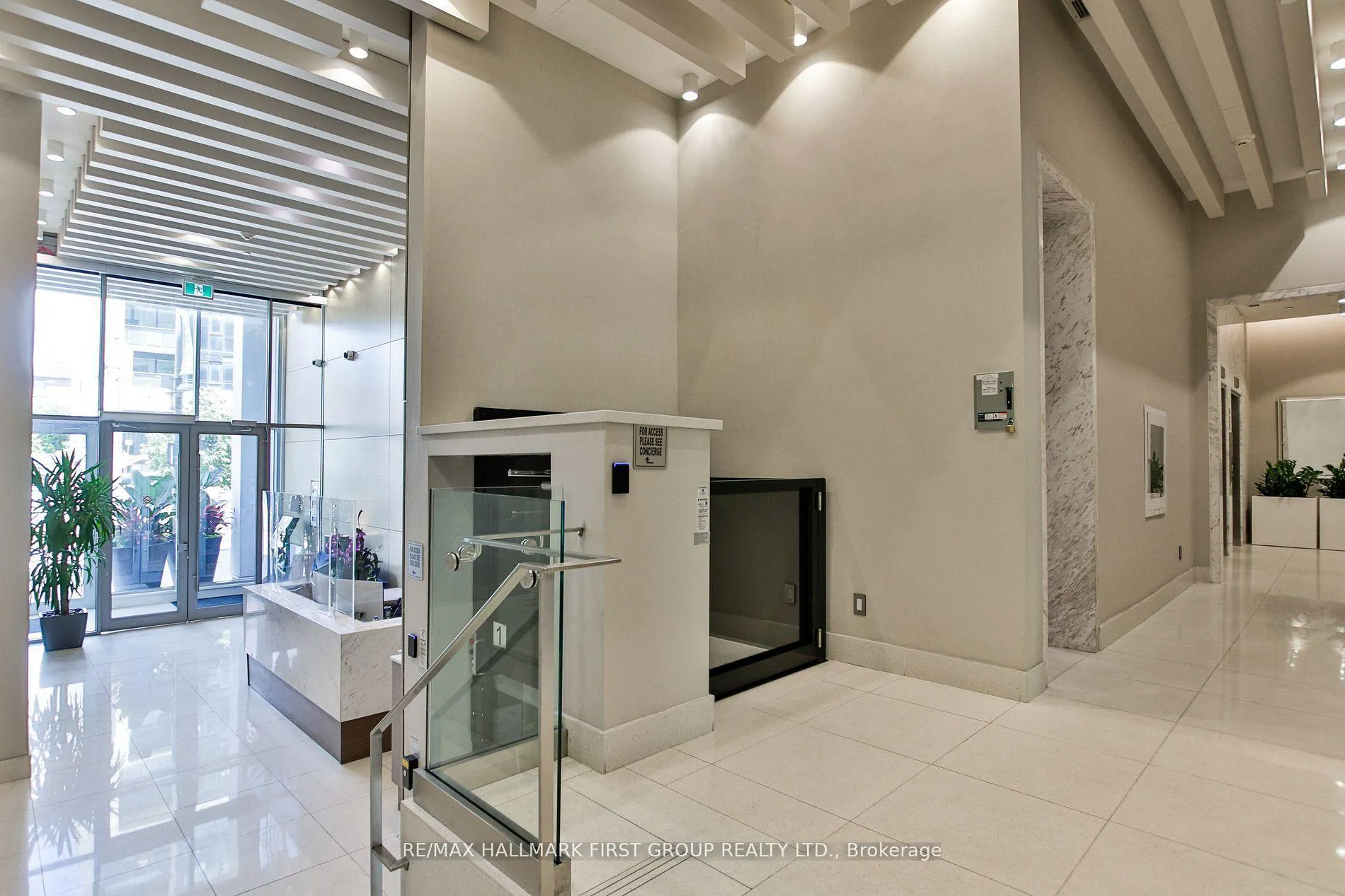 Photo 2 of Unit 401, 835 St Clair Avenue W, Toronto, Wychwood — HOMEH