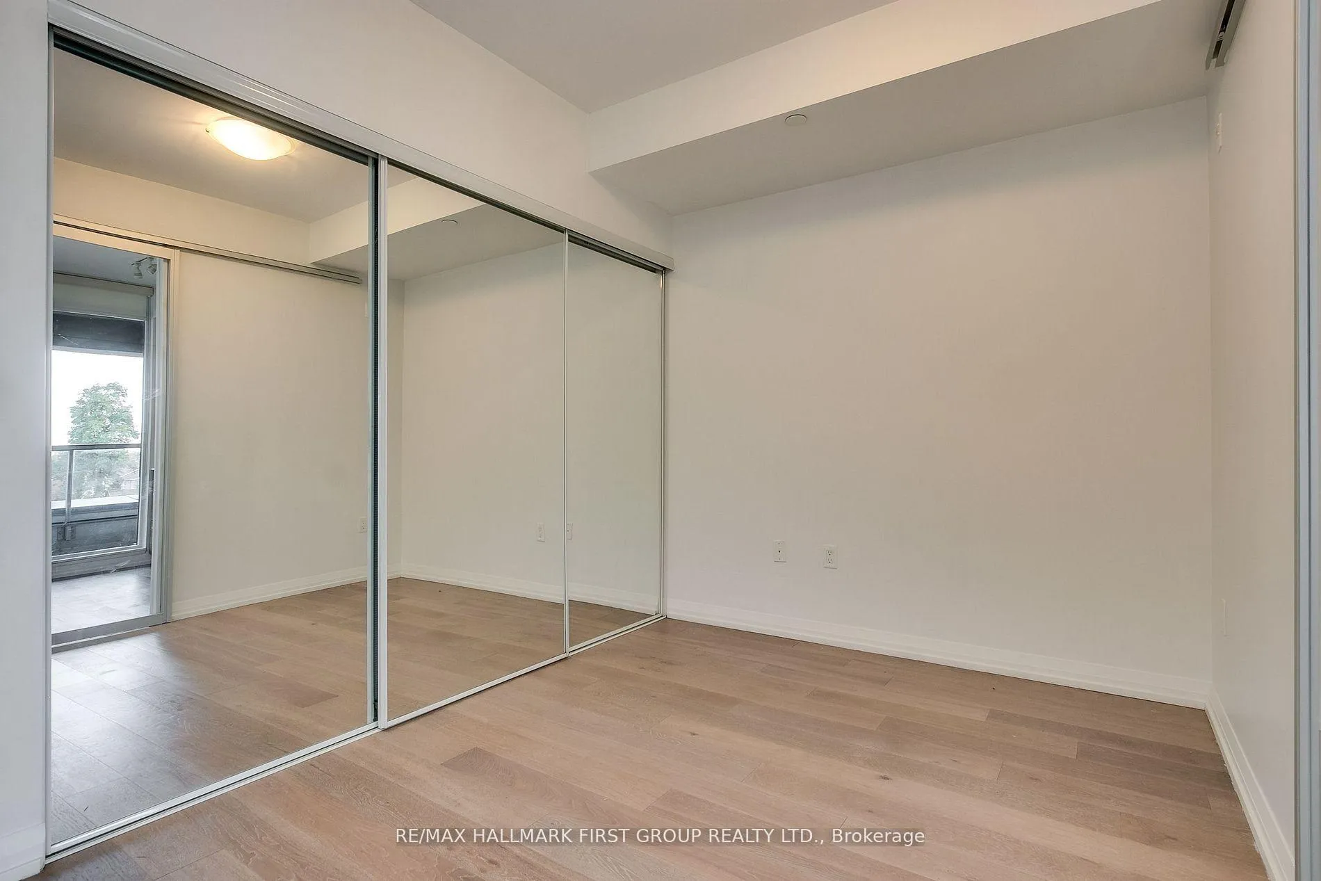 Photo 8 of Unit 401, 835 St Clair Avenue W, Toronto, Wychwood — HOMEH