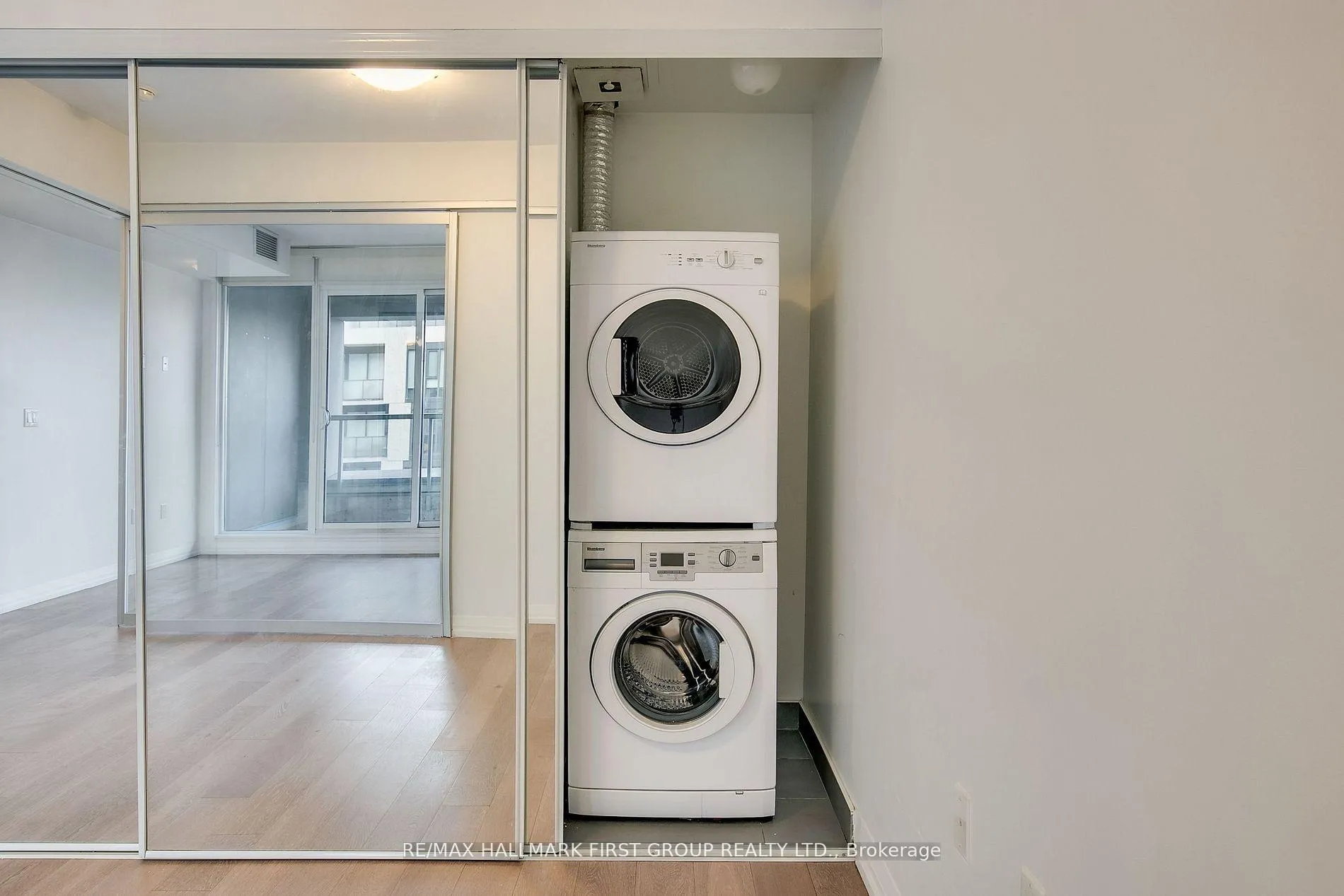 Photo 9 of Unit 401, 835 St Clair Avenue W, Toronto, Wychwood — HOMEH