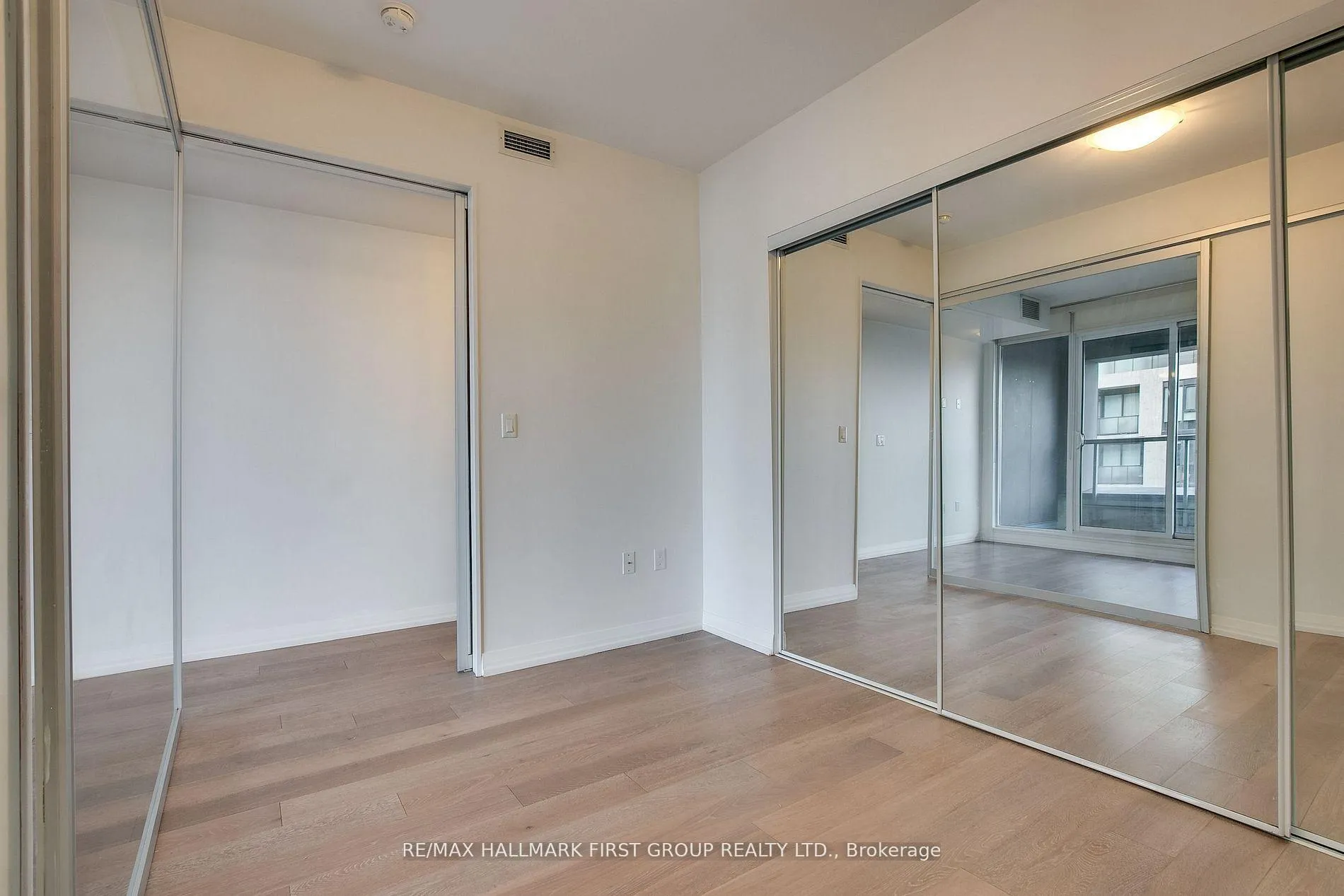 Photo 10 of Unit 401, 835 St Clair Avenue W, Toronto, Wychwood — HOMEH