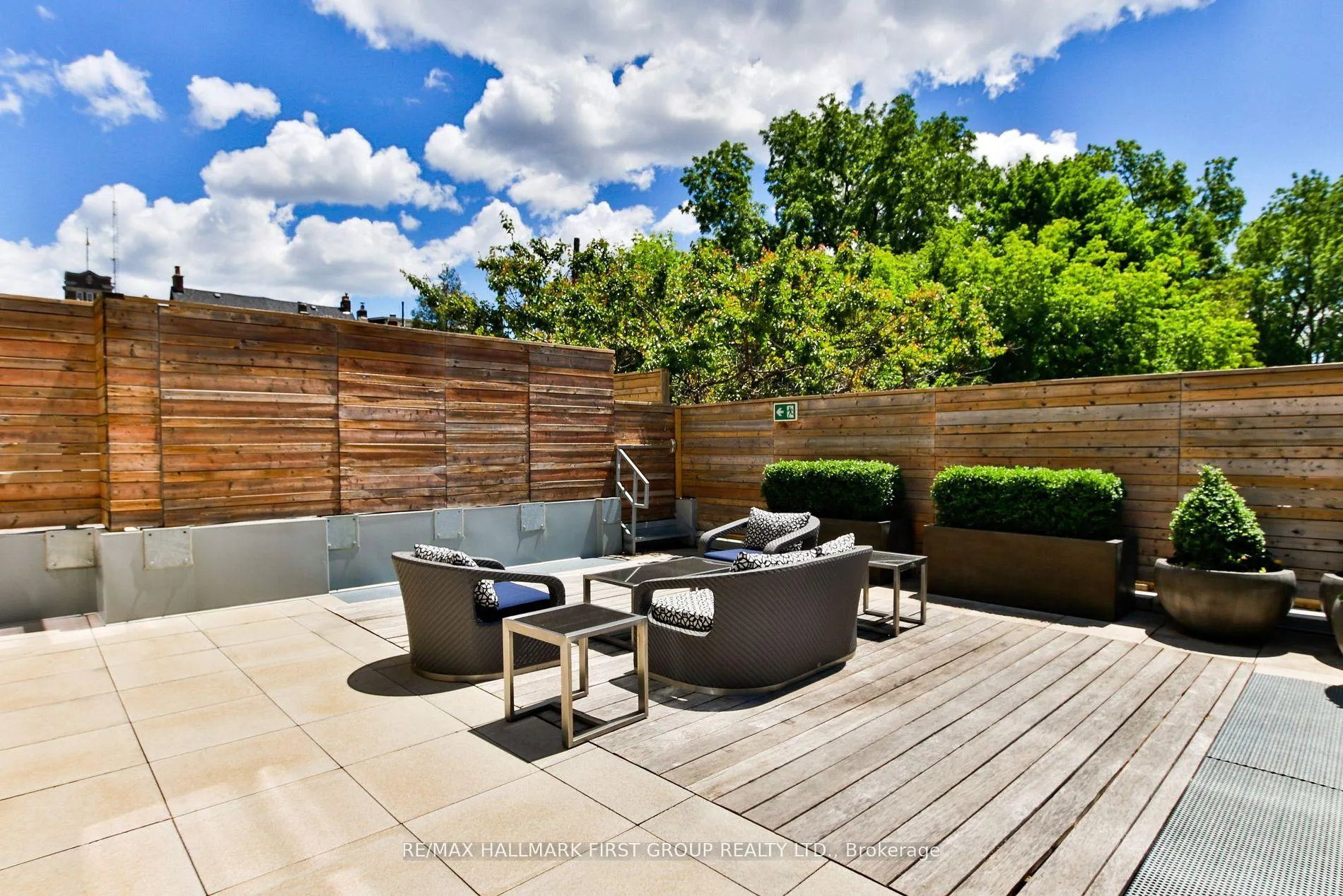 Photo 17 of Unit 401, 835 St Clair Avenue W, Toronto, Wychwood — HOMEH