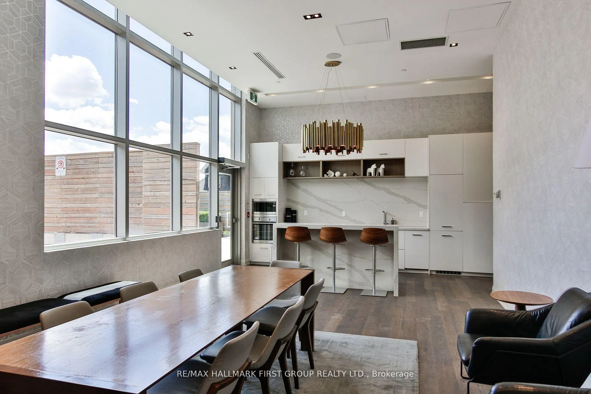 Photo 19 of Unit 401, 835 St Clair Avenue W, Toronto, Wychwood — HOMEH