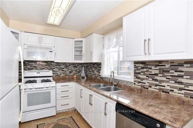Photo 8 of 24 Charlton Crescent, Ajax, South West — HOMEH