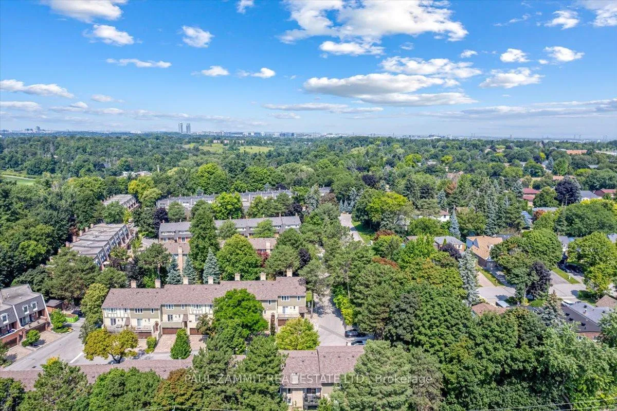 Photo 2 of 103 Quail Valley Crescent, Markham, German Mills — HOMEH