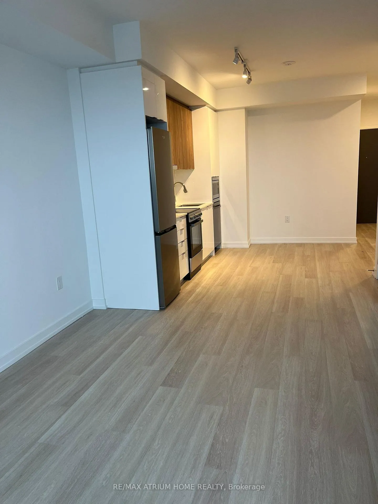 Photo 2 of Unit 1201, 9763 Markham Road, Markham, Greensborough — HOMEH