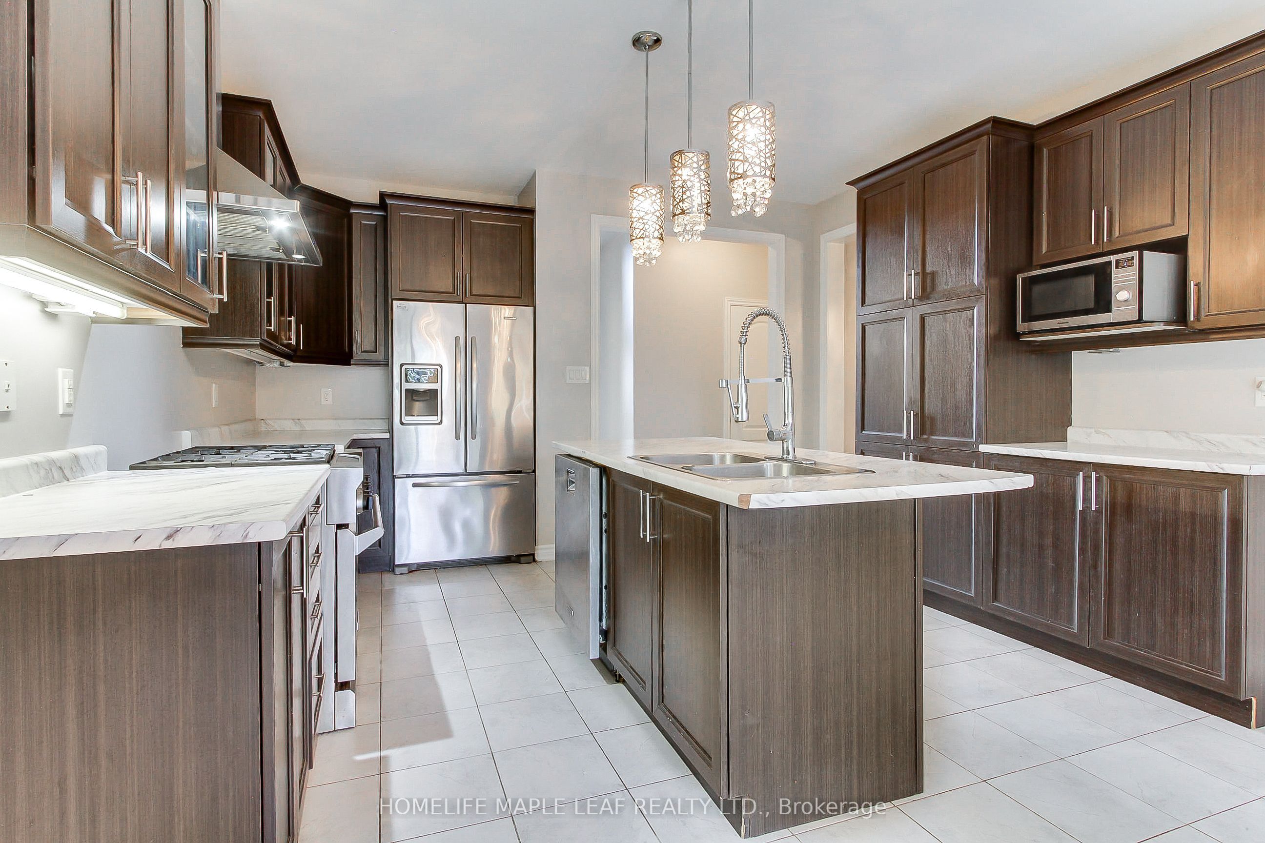 Photo 6 of 2180 Dawson Crescent, Innisfil, Alcona — HOMEH