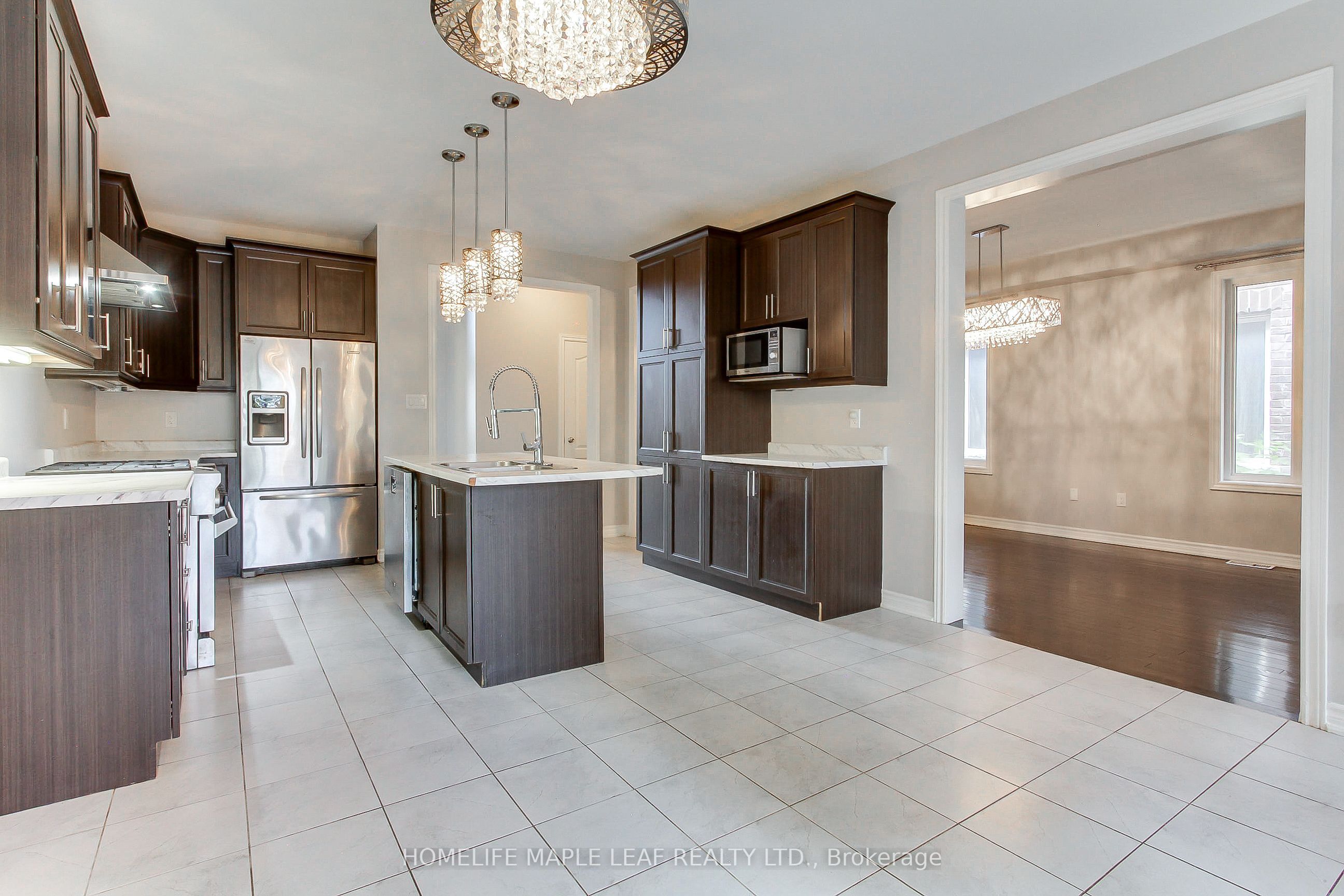 Photo 13 of 2180 Dawson Crescent, Innisfil, Alcona — HOMEH