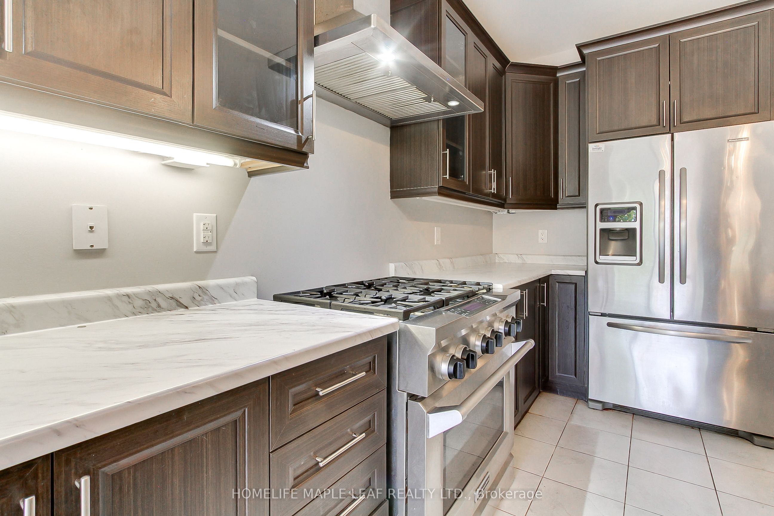Photo 7 of 2180 Dawson Crescent, Innisfil, Alcona — HOMEH
