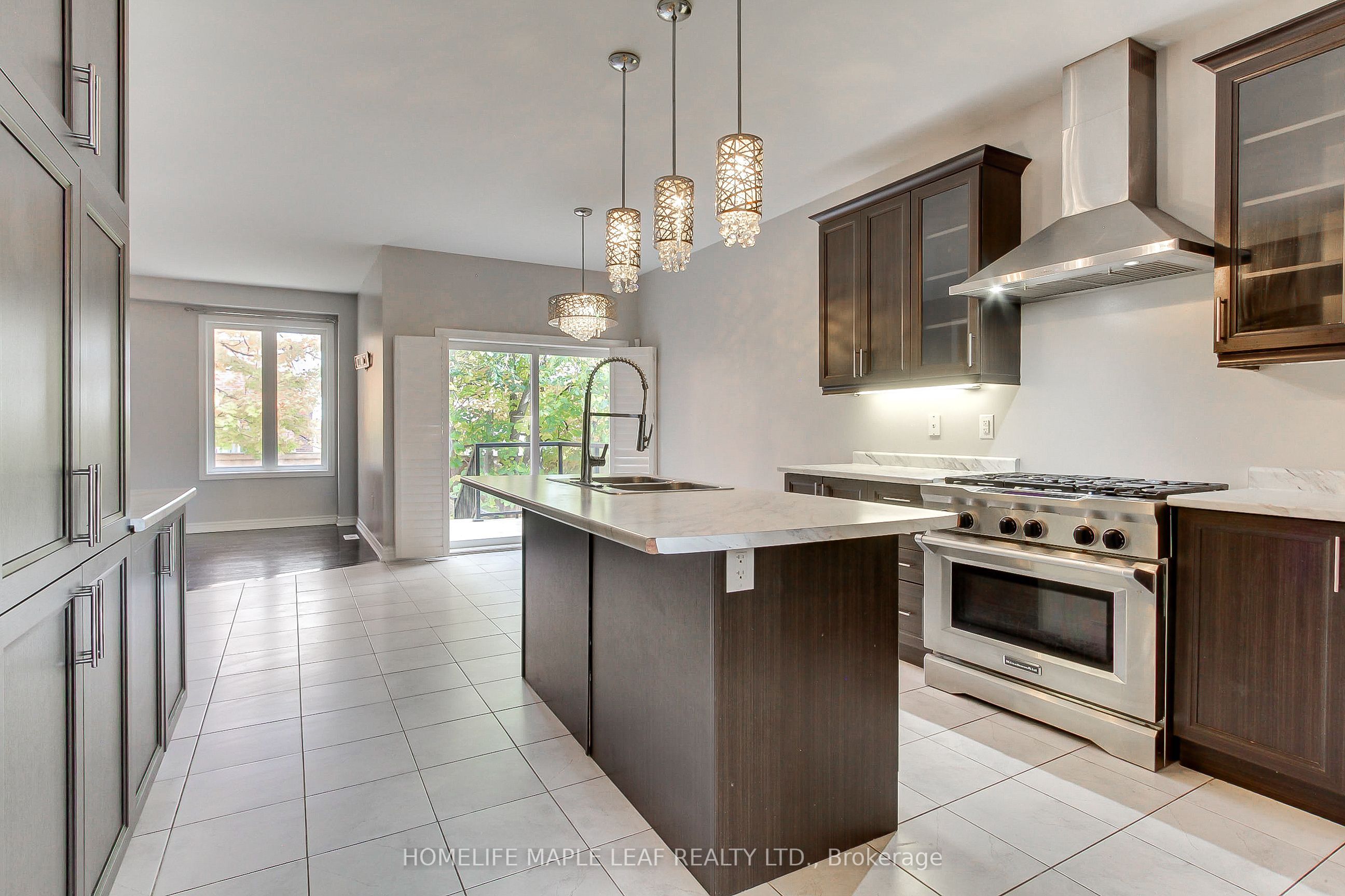 Photo 9 of 2180 Dawson Crescent, Innisfil, Alcona — HOMEH