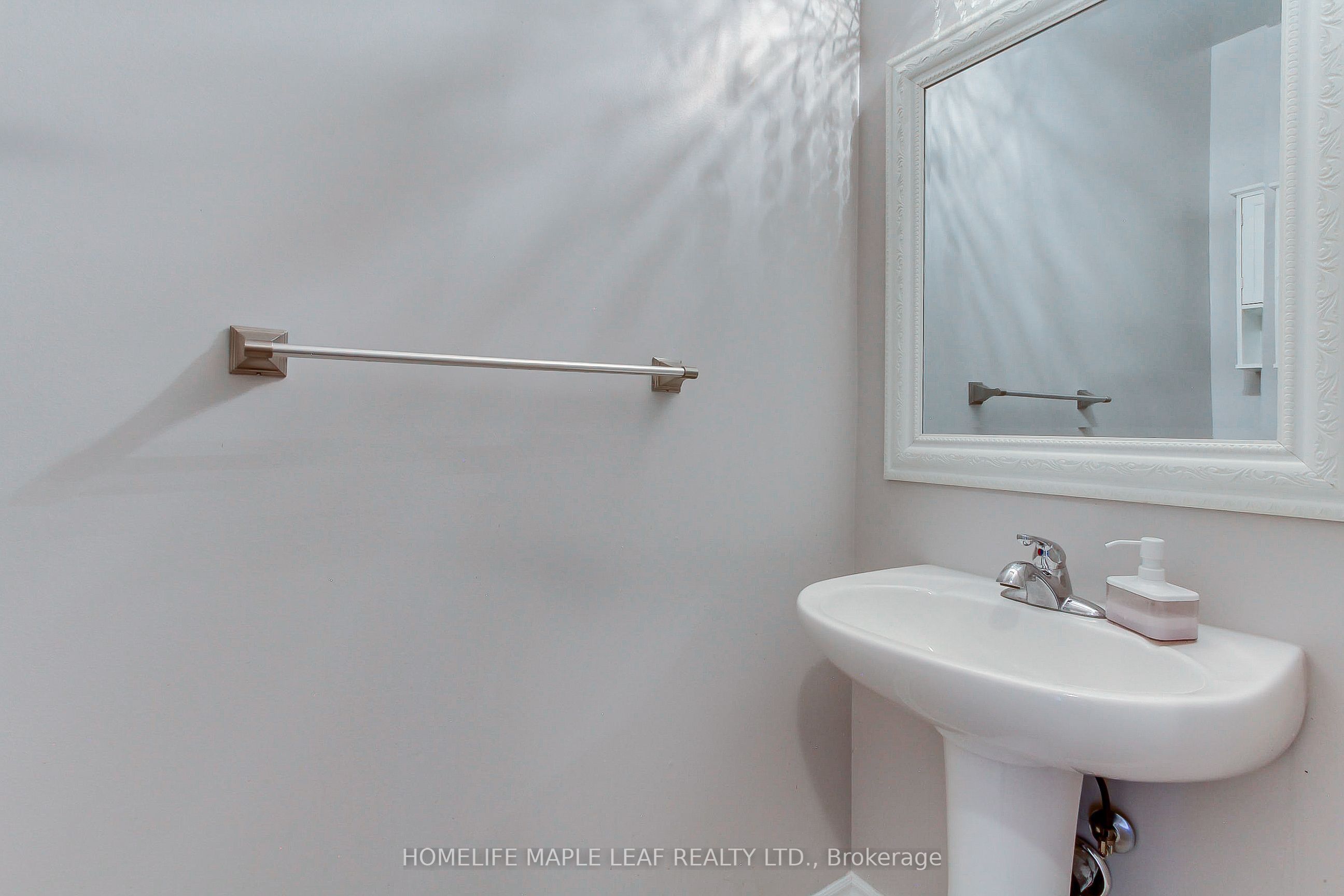 Photo 20 of 2180 Dawson Crescent, Innisfil, Alcona — HOMEH
