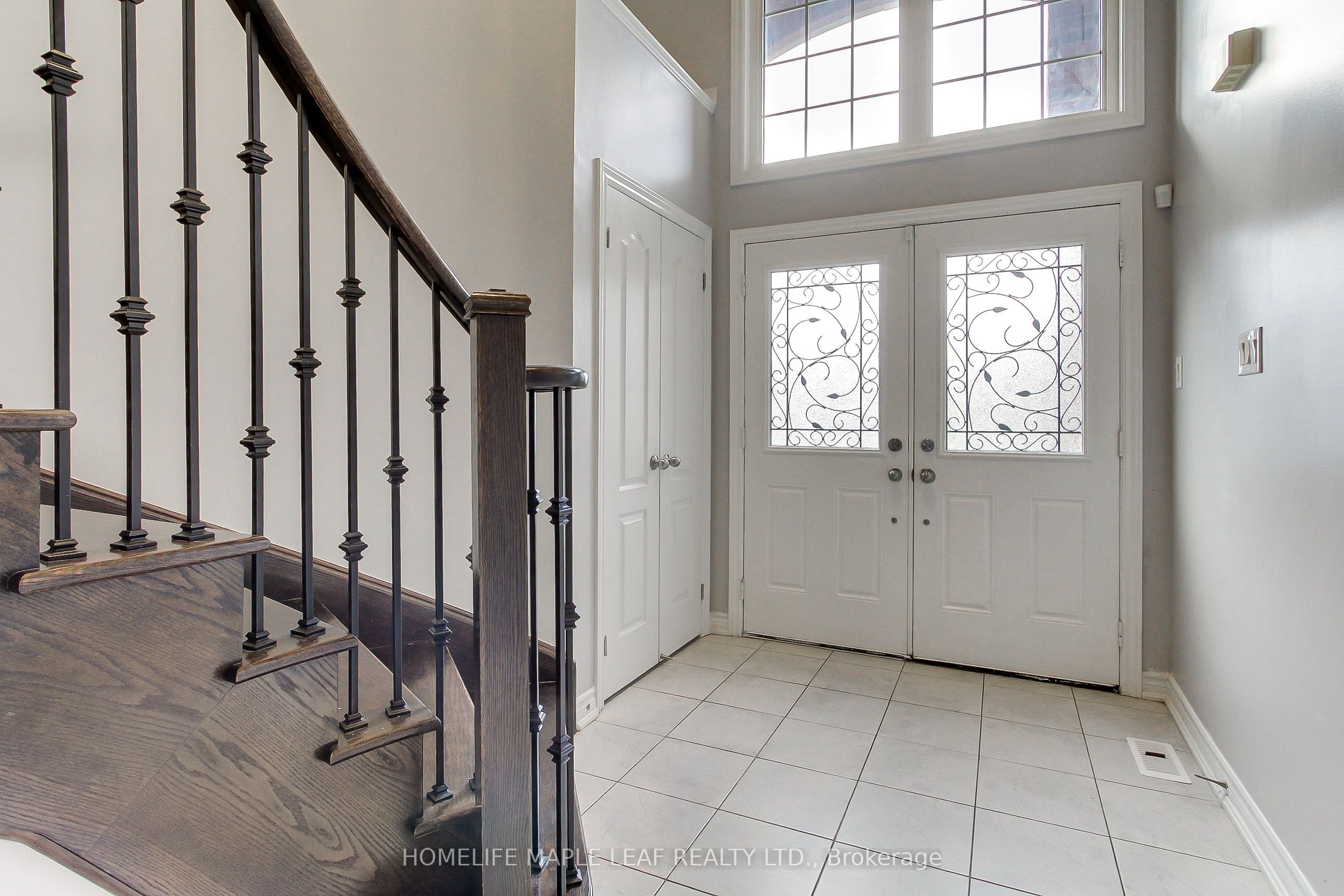 Photo 3 of 2180 Dawson Crescent, Innisfil, Alcona — HOMEH