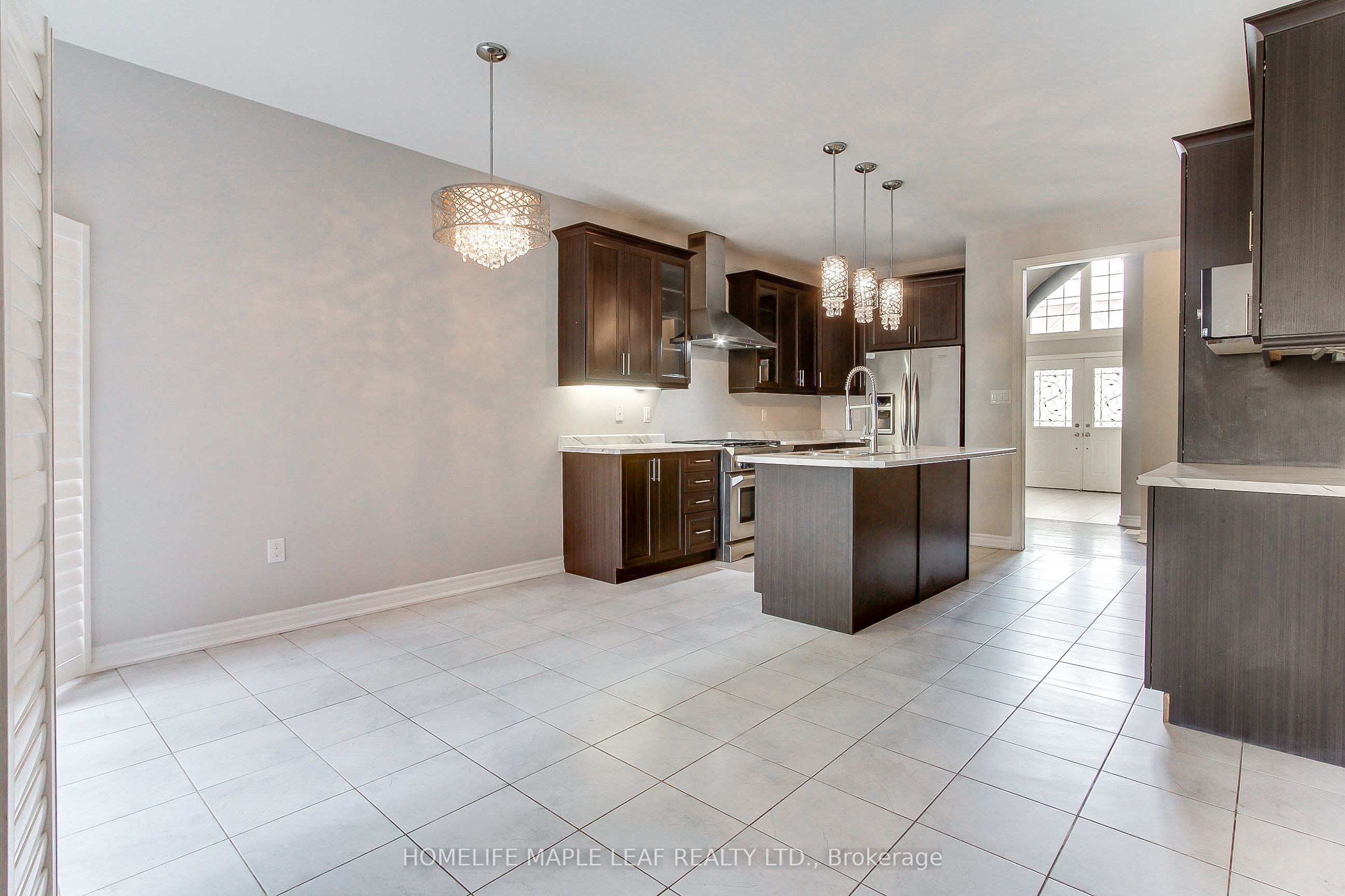 Photo 10 of 2180 Dawson Crescent, Innisfil, Alcona — HOMEH