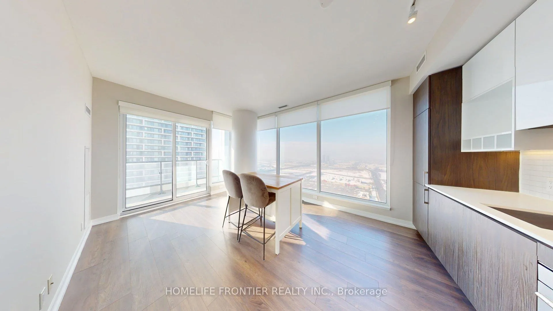 Front of Unit 3509, 898 Portage Parkway