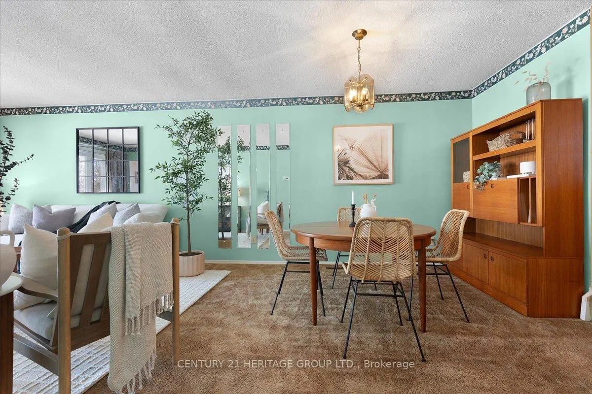 Photo 10 of 126 Garden Crescent, Hamilton, Burkholme — HOMEH