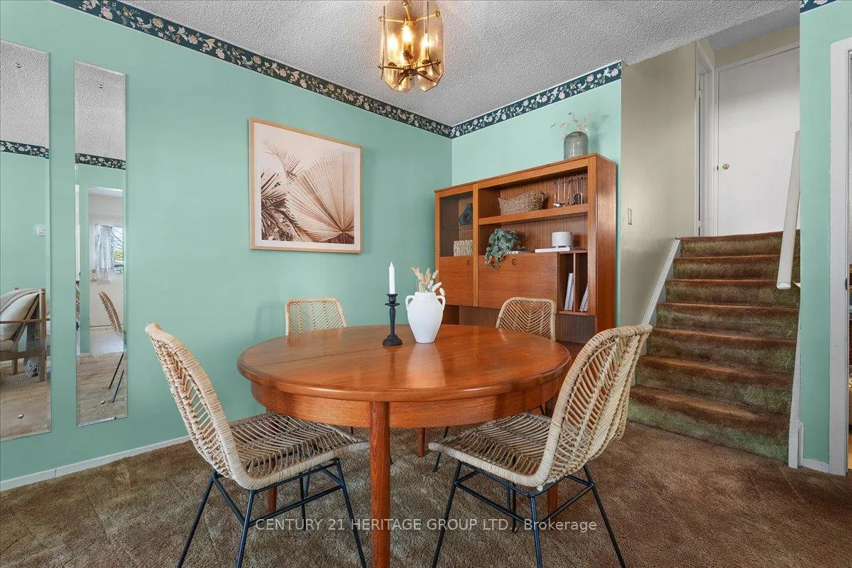 Photo 11 of 126 Garden Crescent, Hamilton, Burkholme — HOMEH