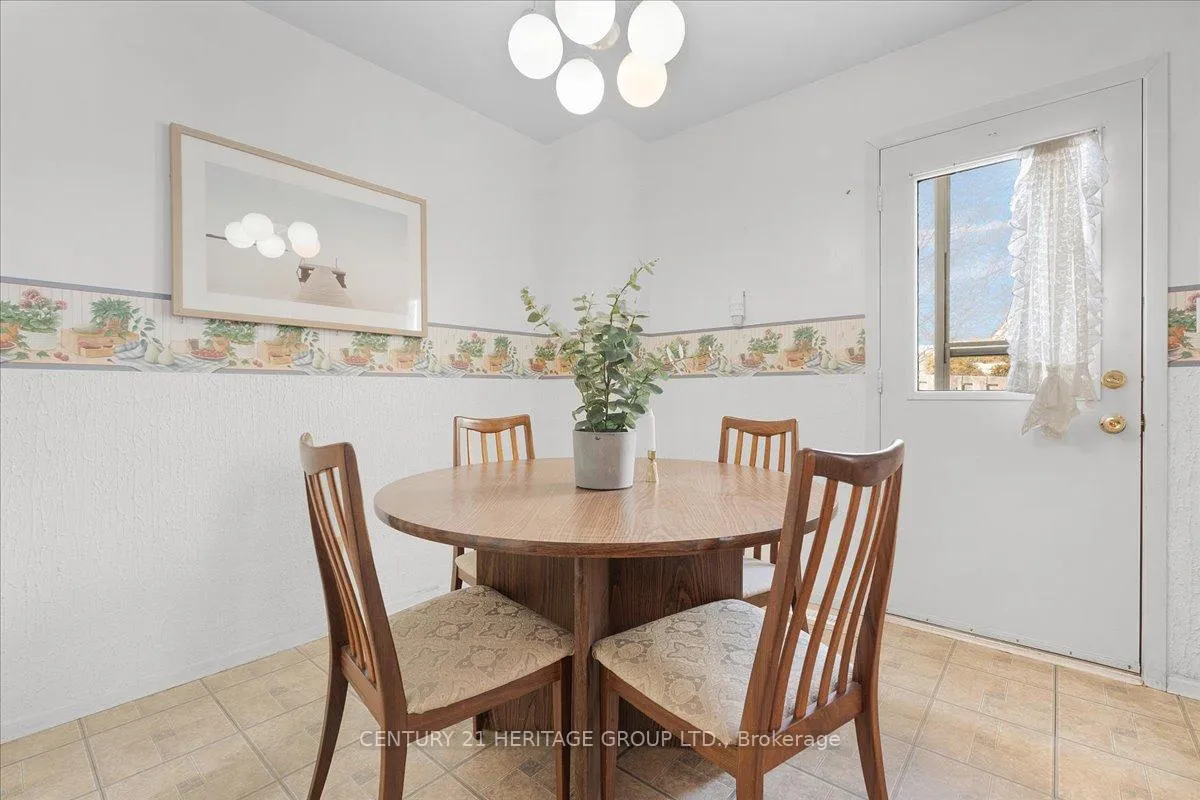 Photo 17 of 126 Garden Crescent, Hamilton, Burkholme — HOMEH