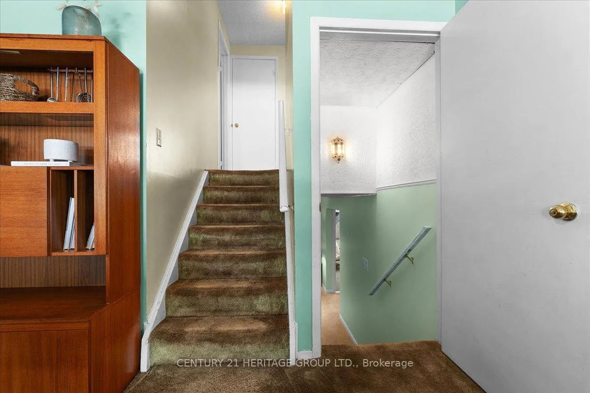 Photo 19 of 126 Garden Crescent, Hamilton, Burkholme — HOMEH