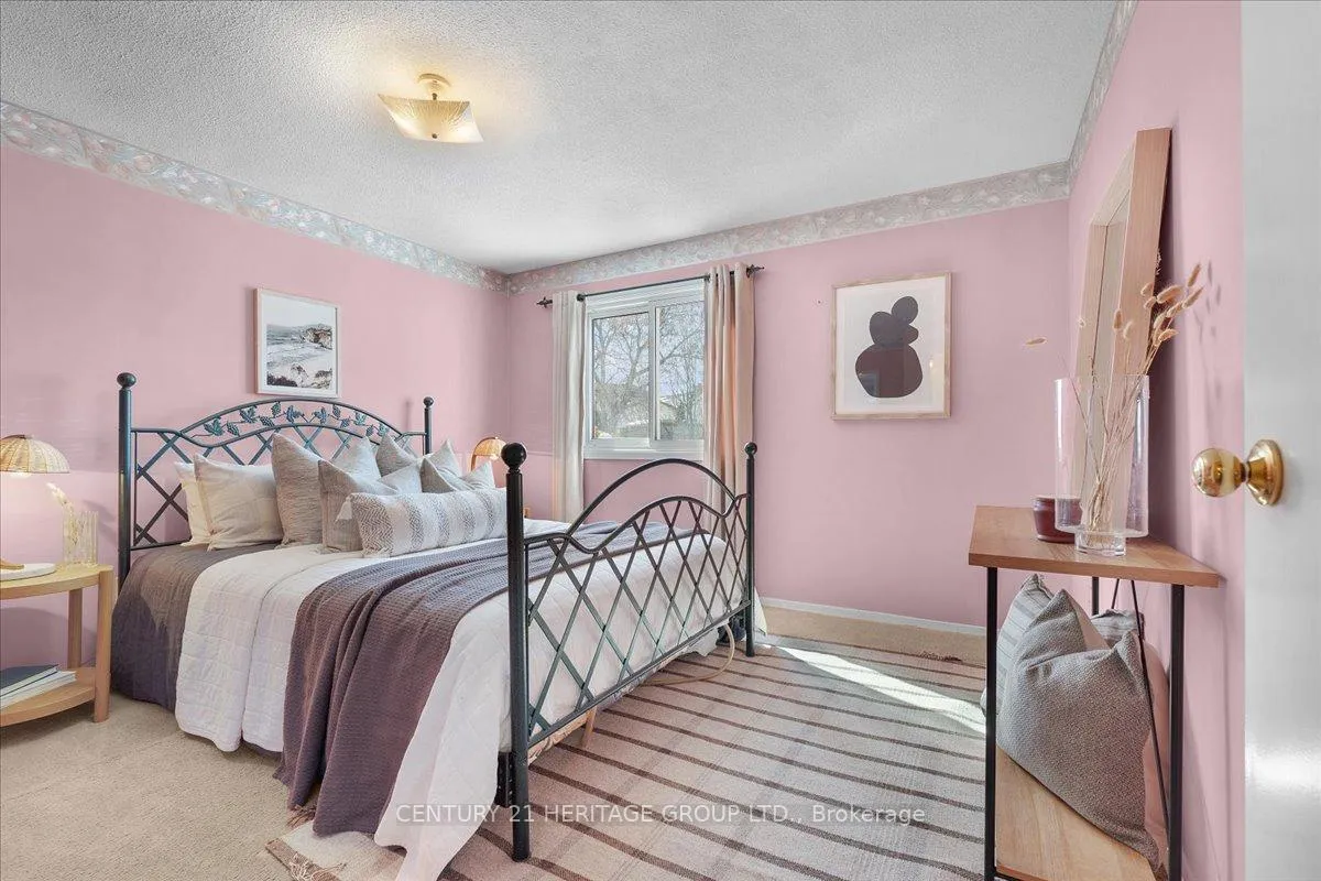 Photo 20 of 126 Garden Crescent, Hamilton, Burkholme — HOMEH